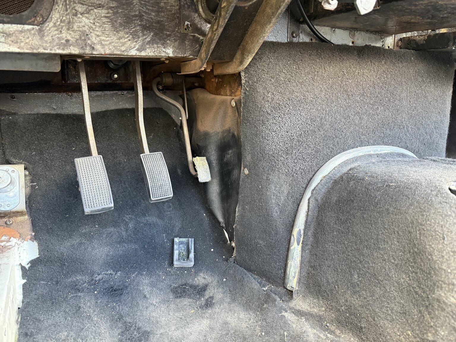Interior image of 1958 Austin-Healey 100-6