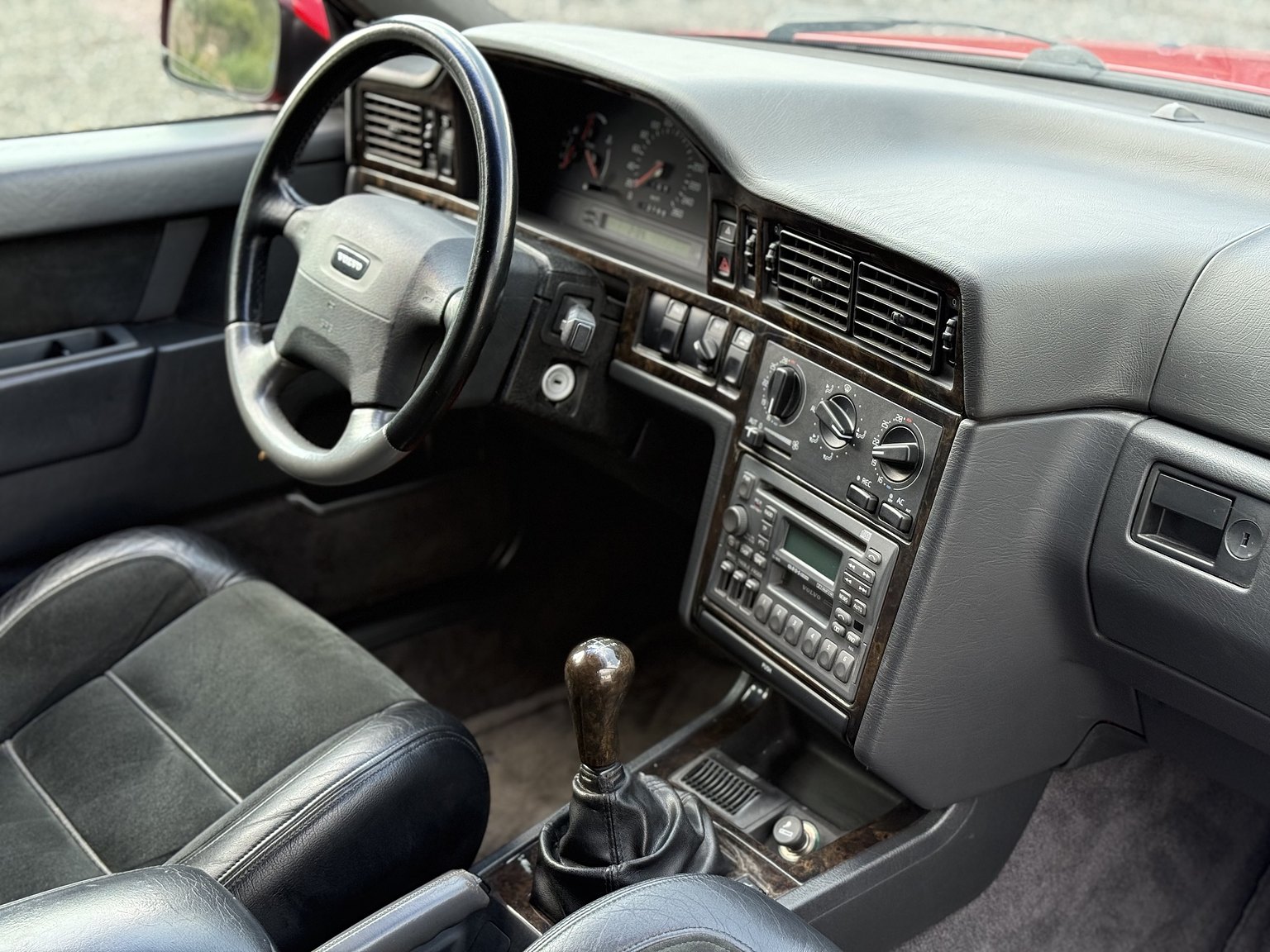 Interior image of 1996 Volvo 850 R "T-Röd"
