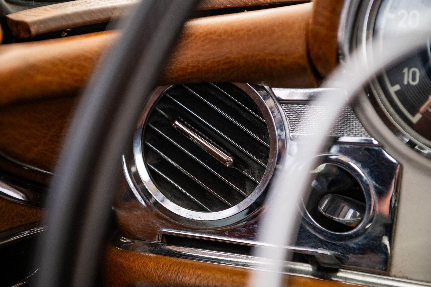 Innenraumfoto von 1968 Mercedes-Benz 280 SL Pagoda (6)
