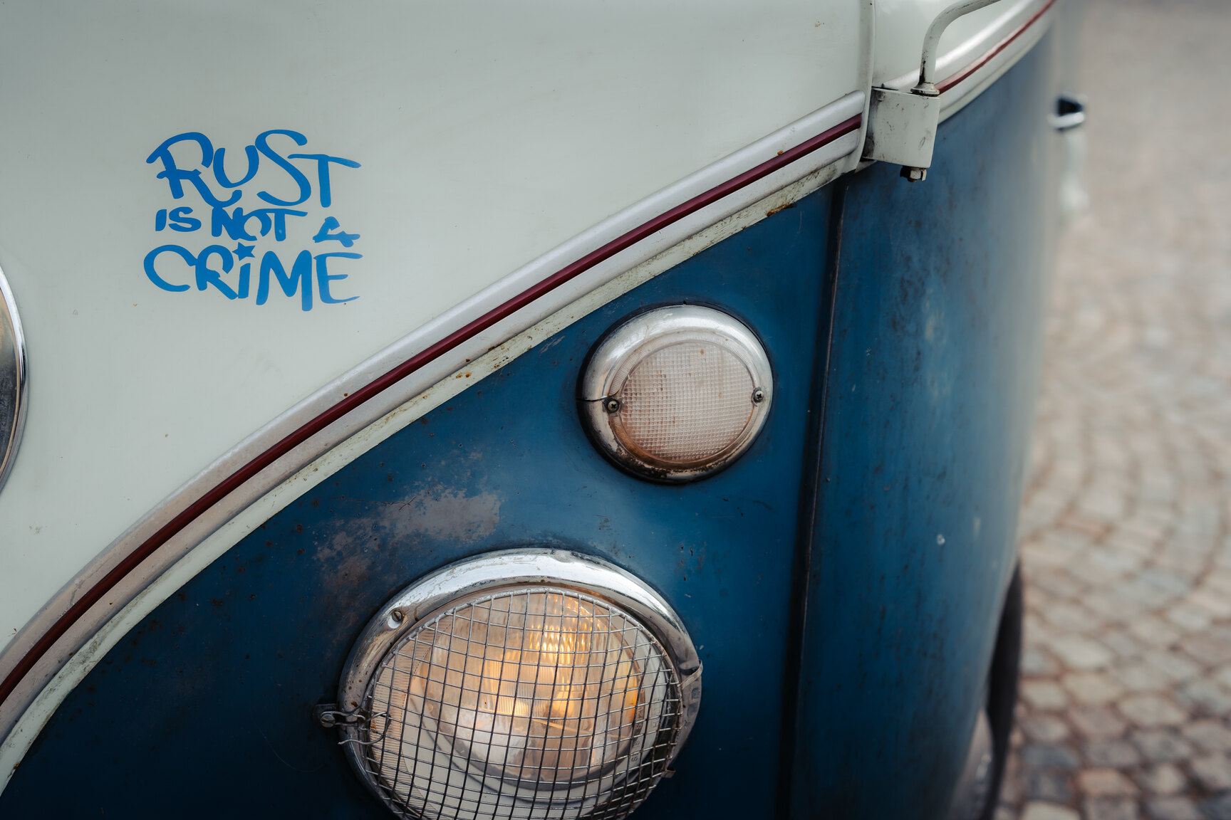 Aussenfoto 1964 Volkswagen Kleinbus Transporter 1500 Deluxe “21-fönsters Samba”