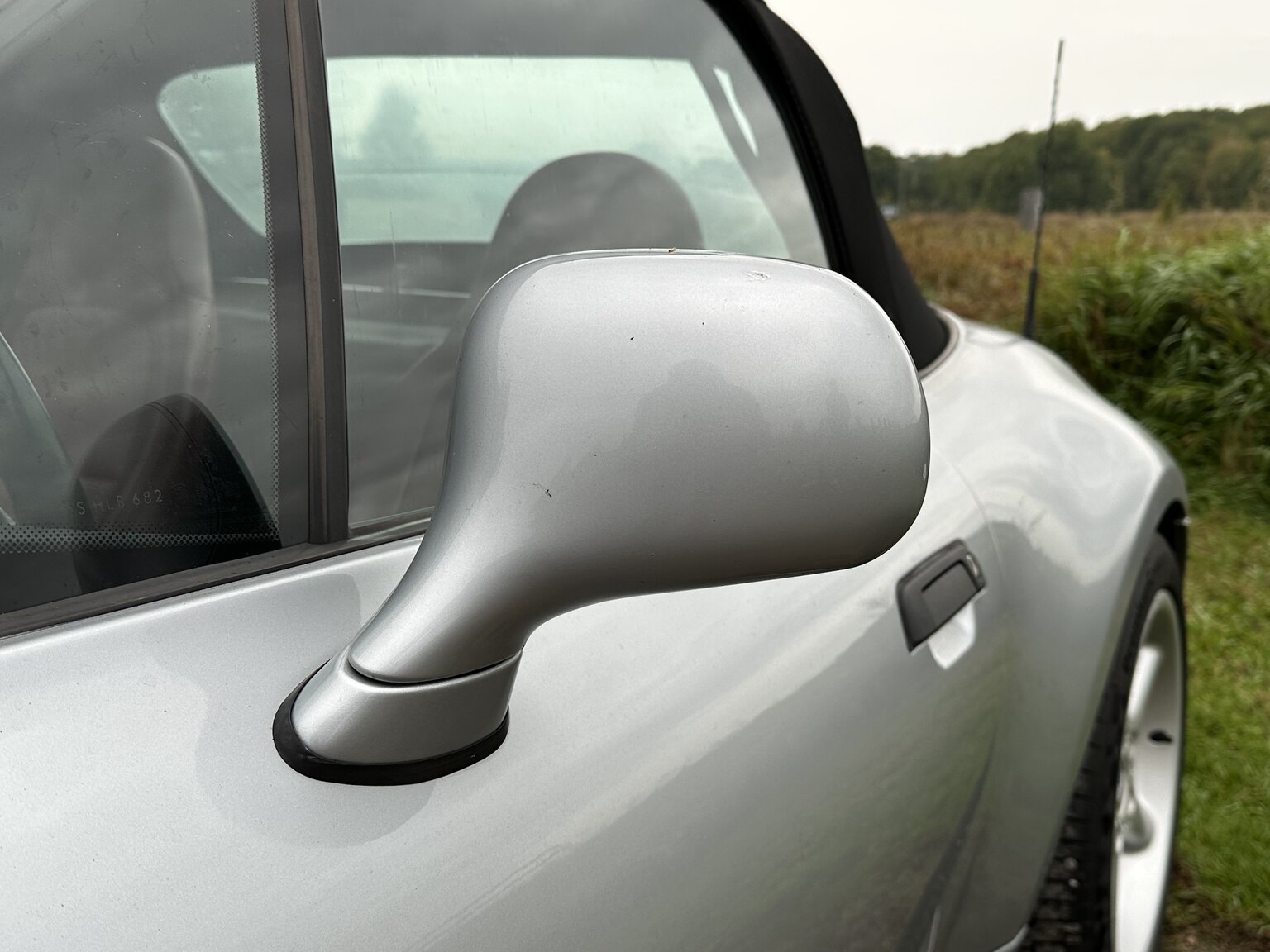 Exterior image of 1997 BMW Z3 2.8 Roadster