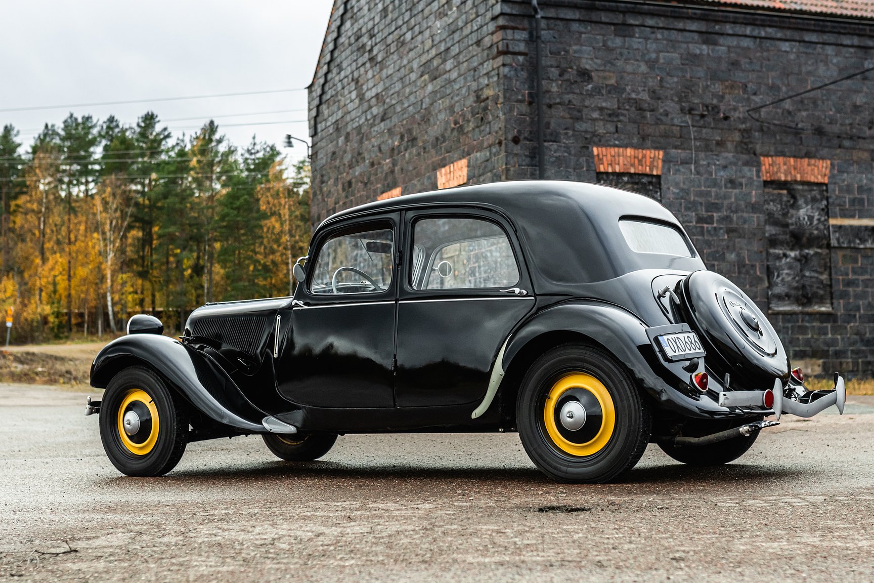 Exterior image of 1951 Citroën Berline 11 Sport