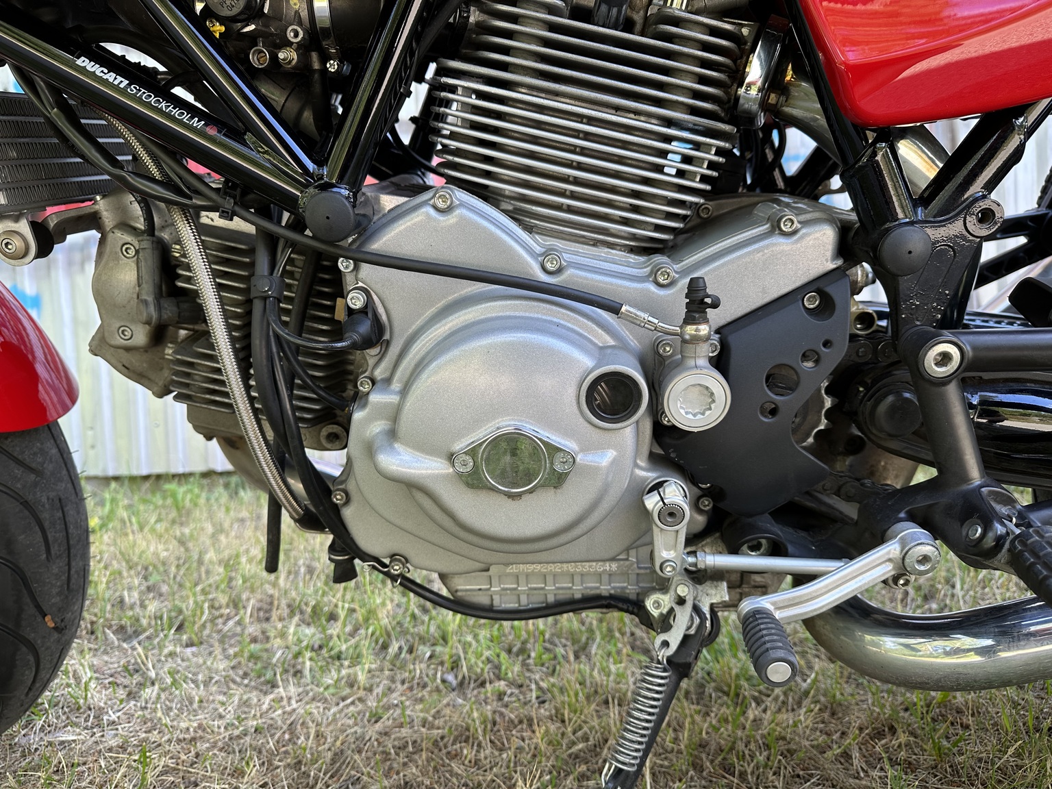 Exterior image of 2006 Ducati 1000 GT (7)