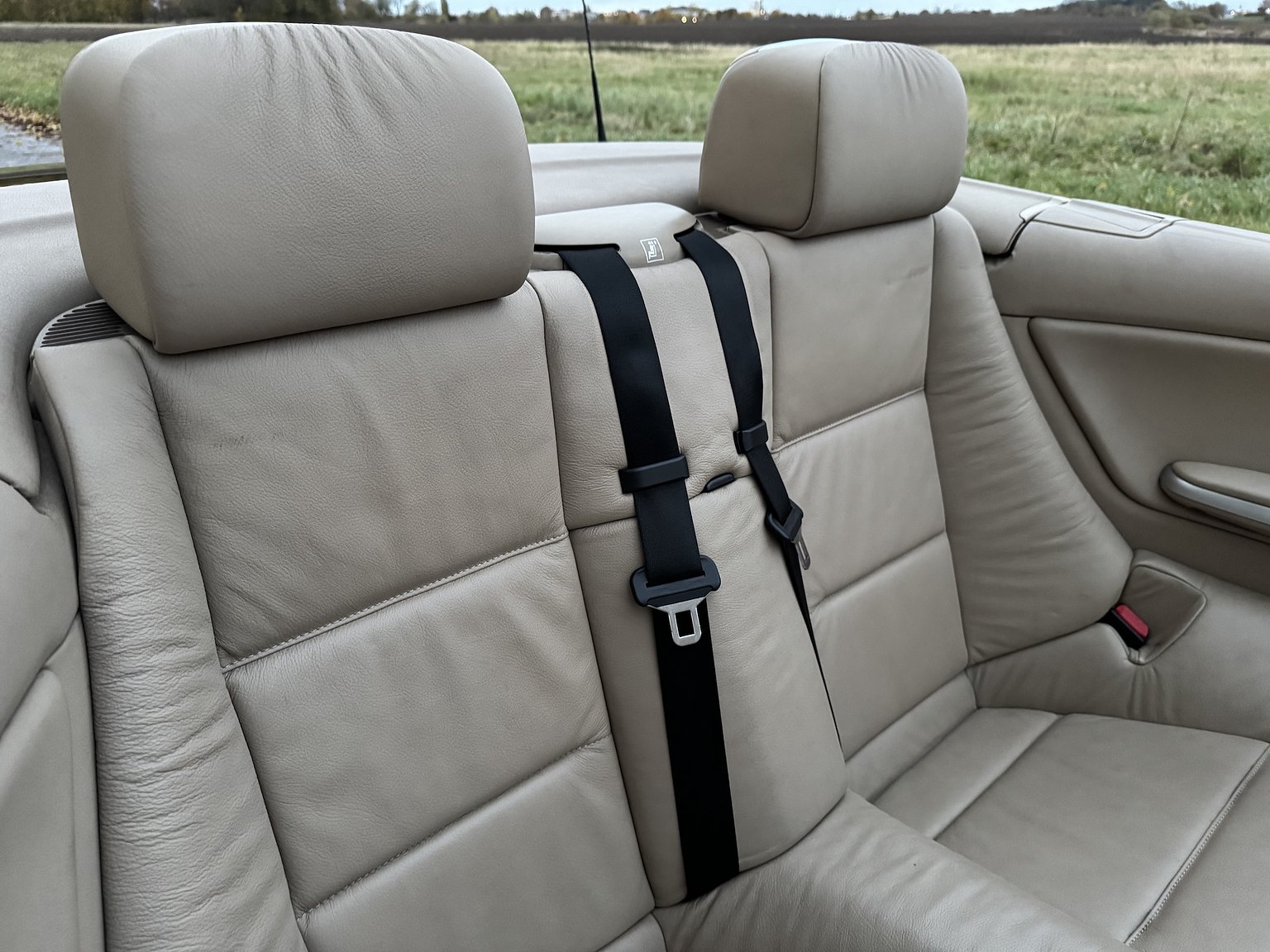 Interior image of 2001 BMW 325IA CAB