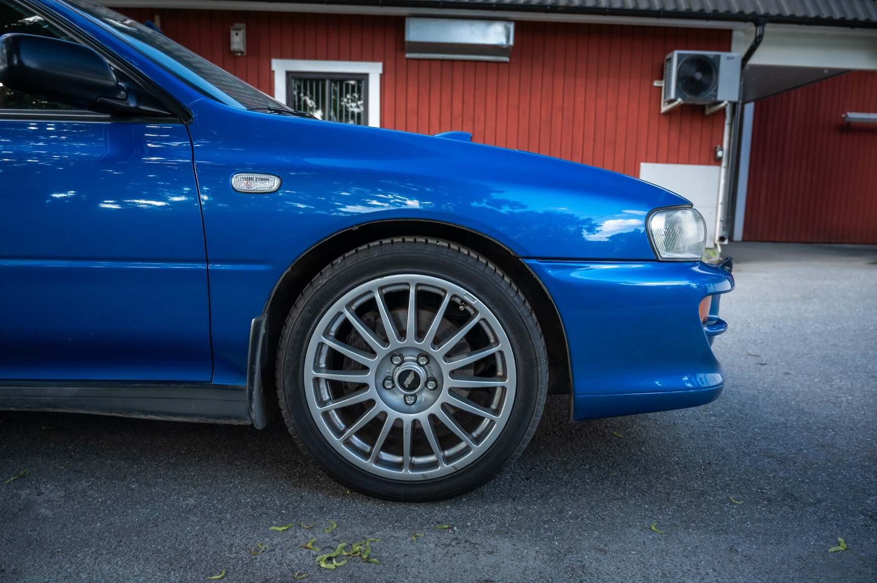 Exteriörbild på 1999 Subaru Impreza GT
