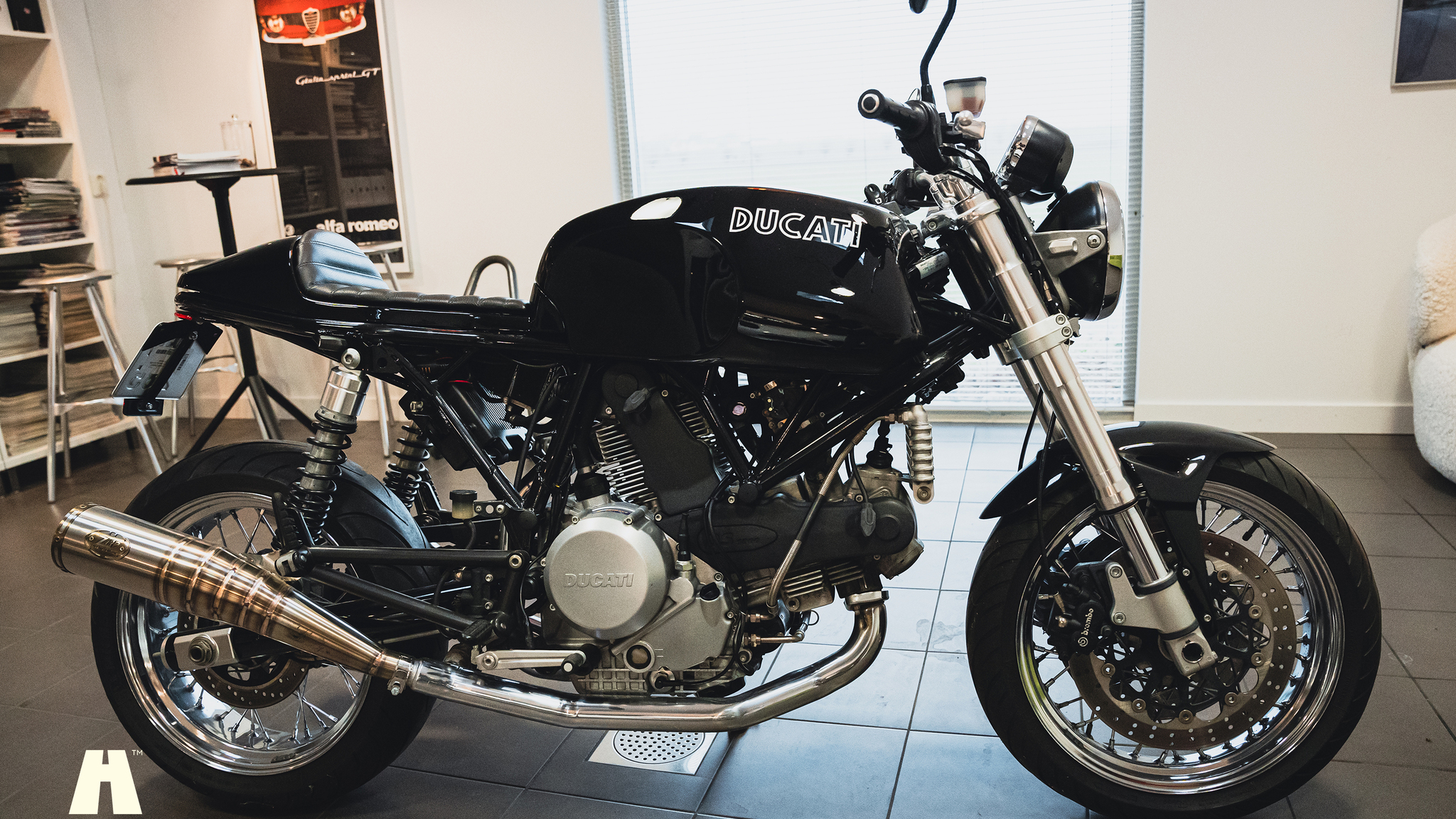 Exterior image of 2007 Ducati 1000 GT Sport Classic