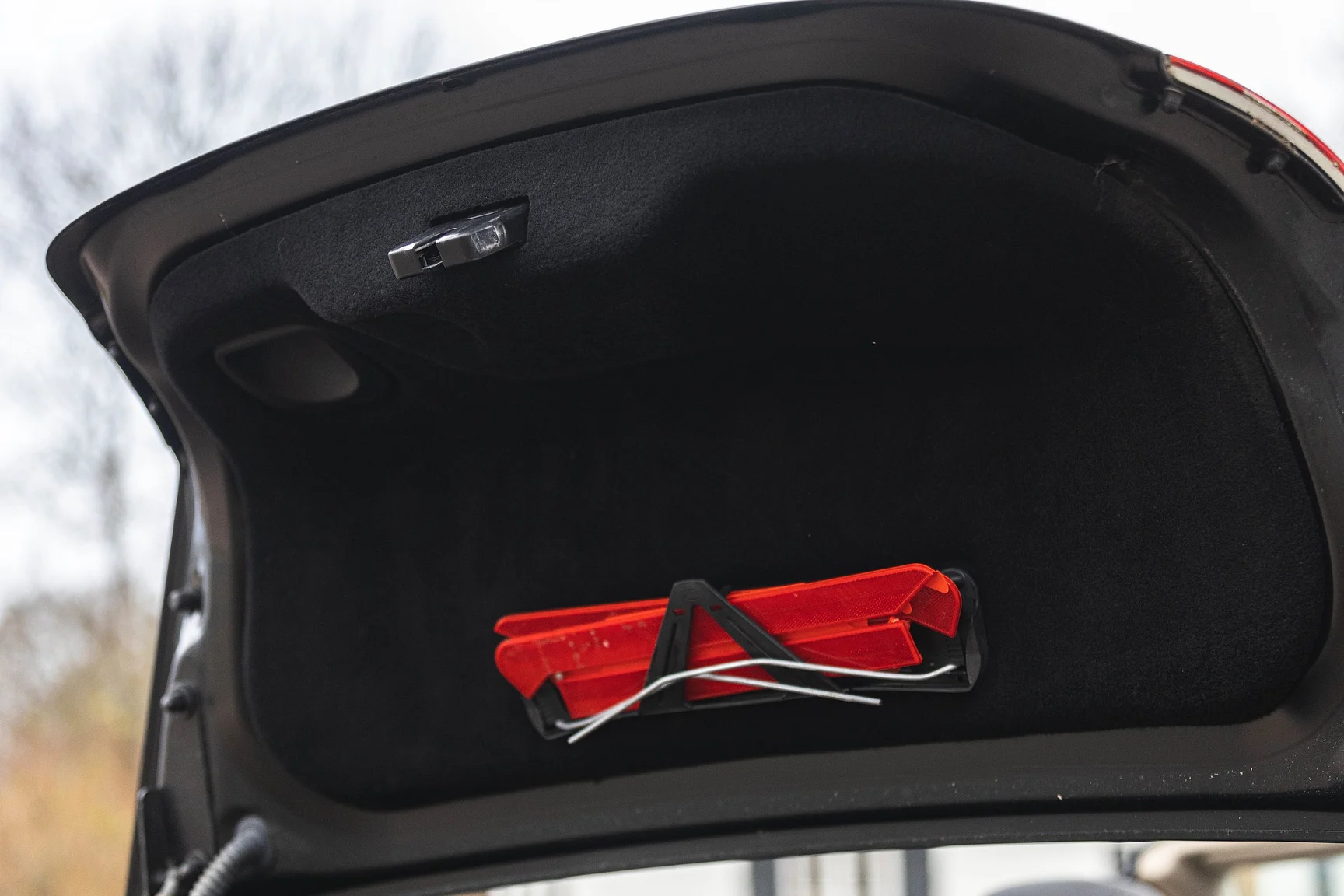 Interior image of 2011 Jaguar XK Cabriolet (30)