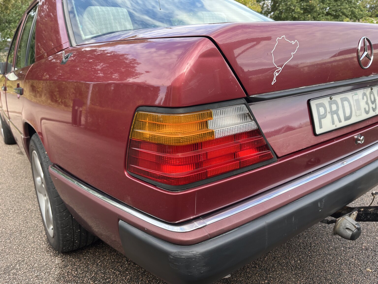 Exterior image of 1990 Mercedes-Benz 230 E