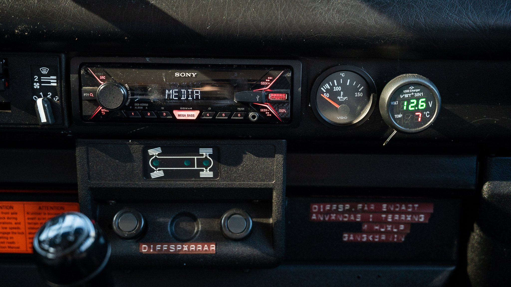 Interior image of 1992 Volkswagen T3 Kombi Syncro 16" Westfalia