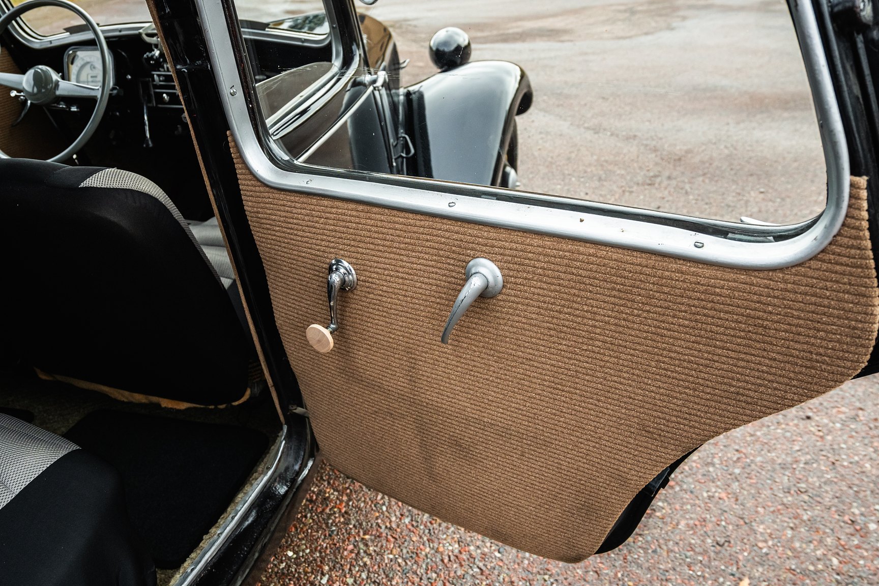 Interior image of 1951 Citroën Berline 11 Sport
