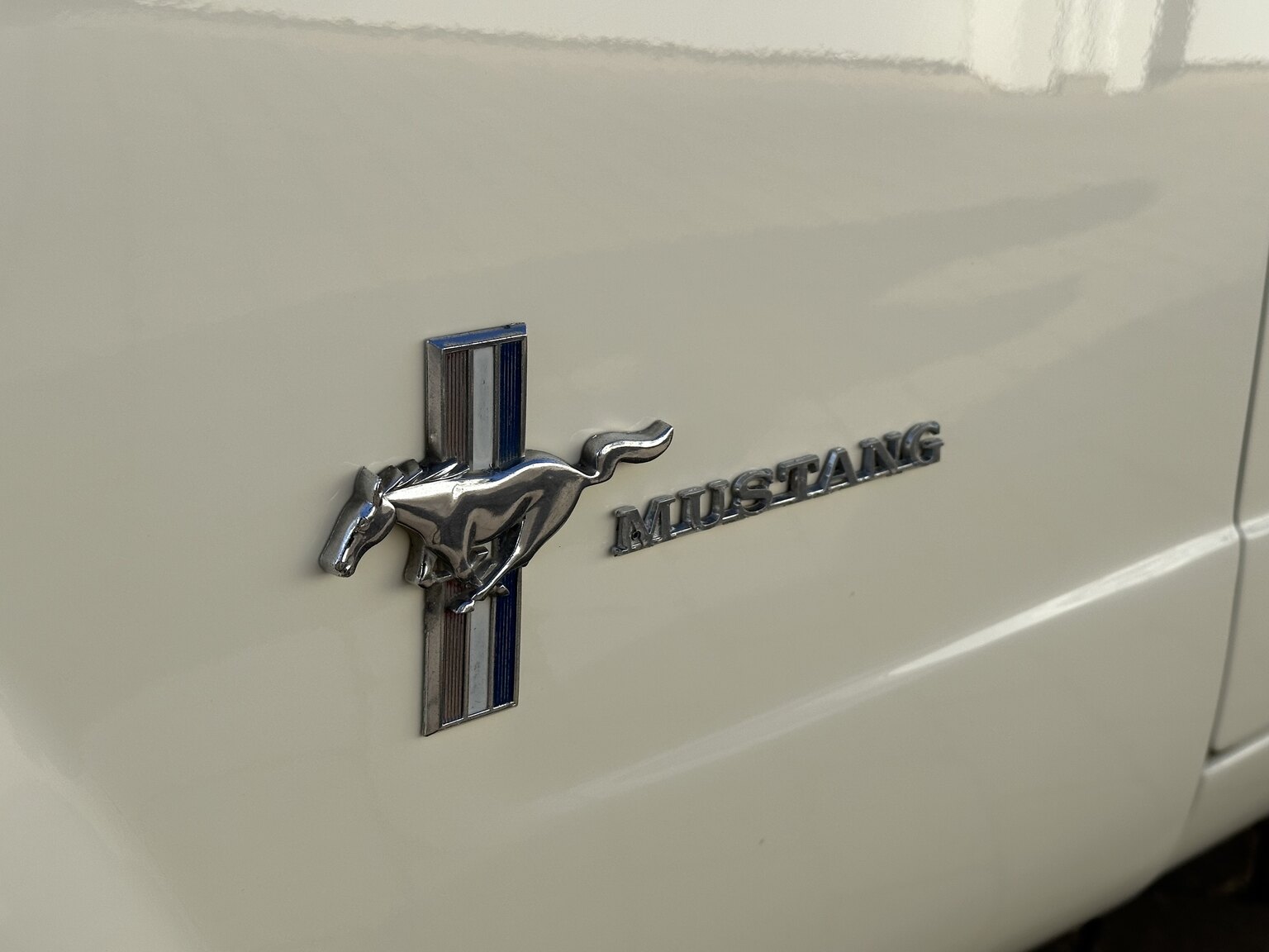 Exteriörbild på 1966 Ford Mustang Convertible