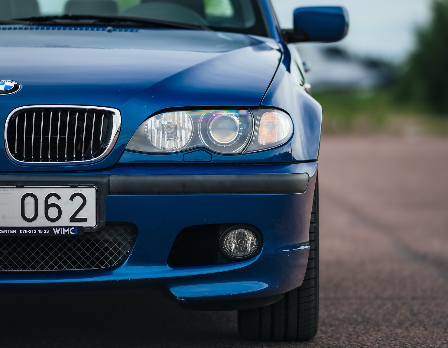 Exterior image of 2003 BMW 330i