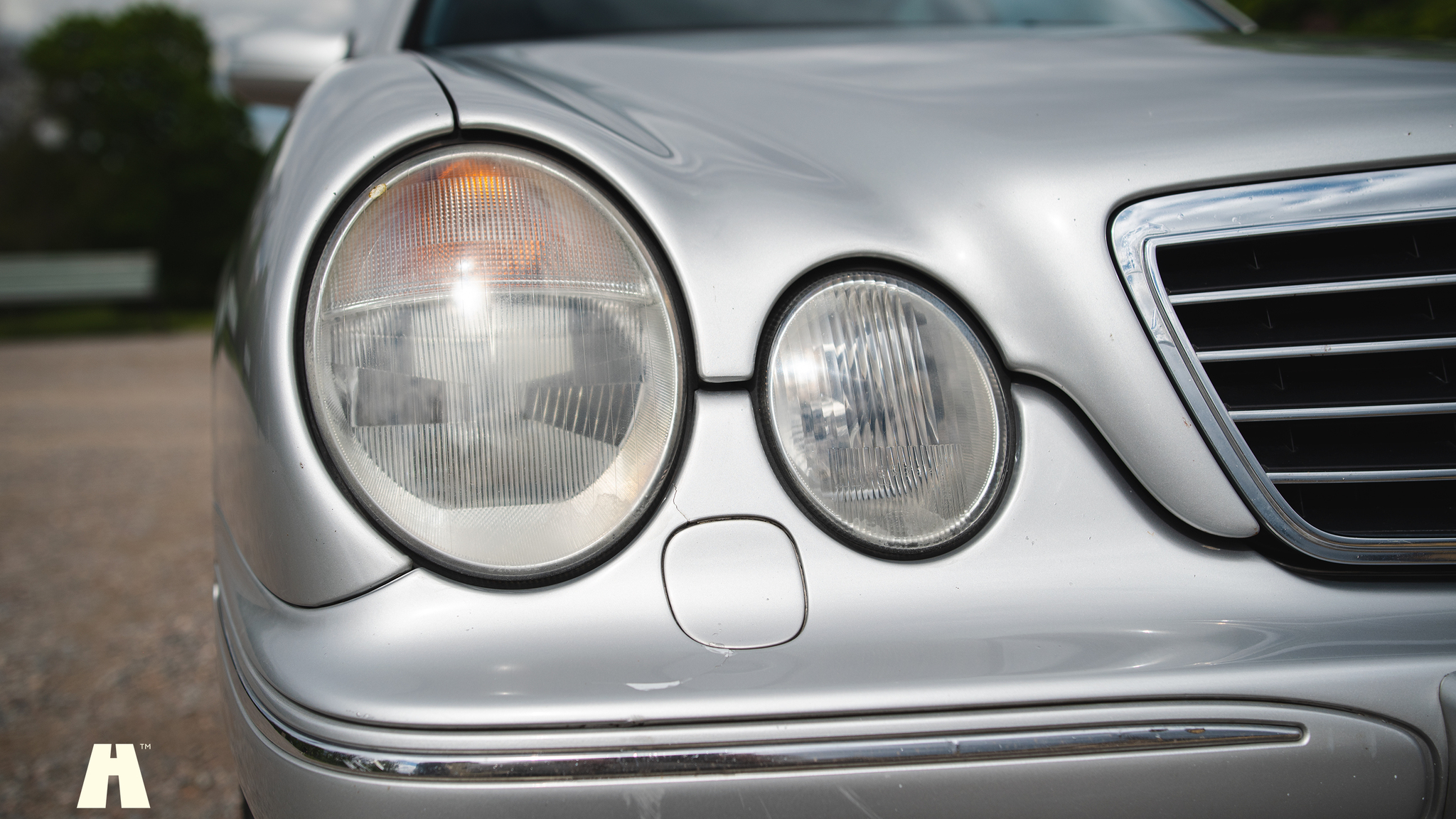 Exterior image of 2000 Mercedes E430