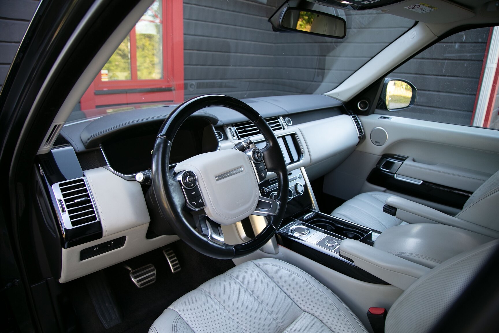 Innenraumfoto von 2014 Land Rover Range Rover 5.0 V8 Autobiography 
