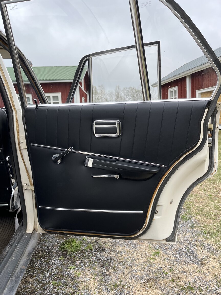 Interior image of 1965 BMW 1800