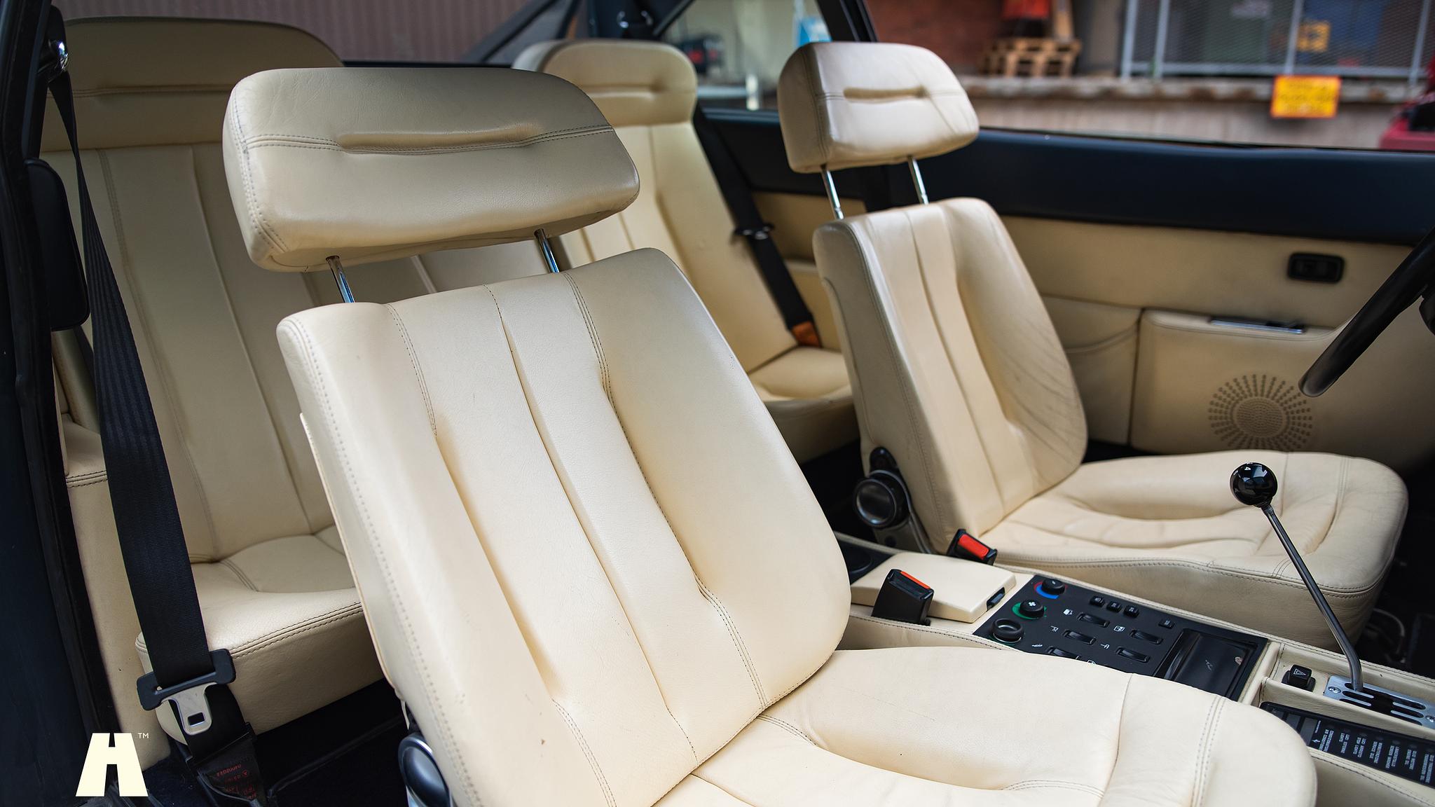 Interior image of 1985 Ferrari Mondial Quattrovalvole Design by Pininfarina (6)