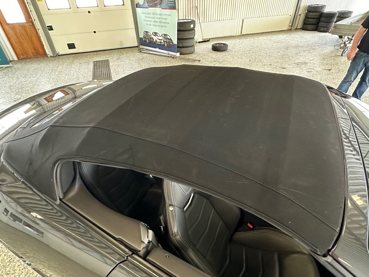 Exterior image of 2016 Maserati Grancabrio (58)