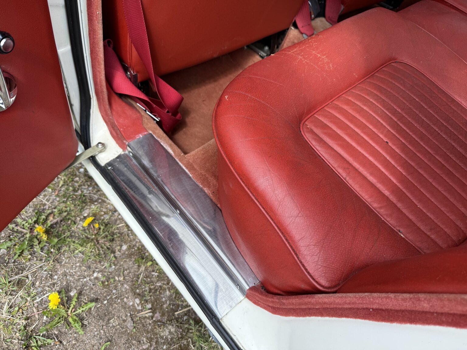 Interior image of 1967 Rover 2000 TC 2.0 OHC