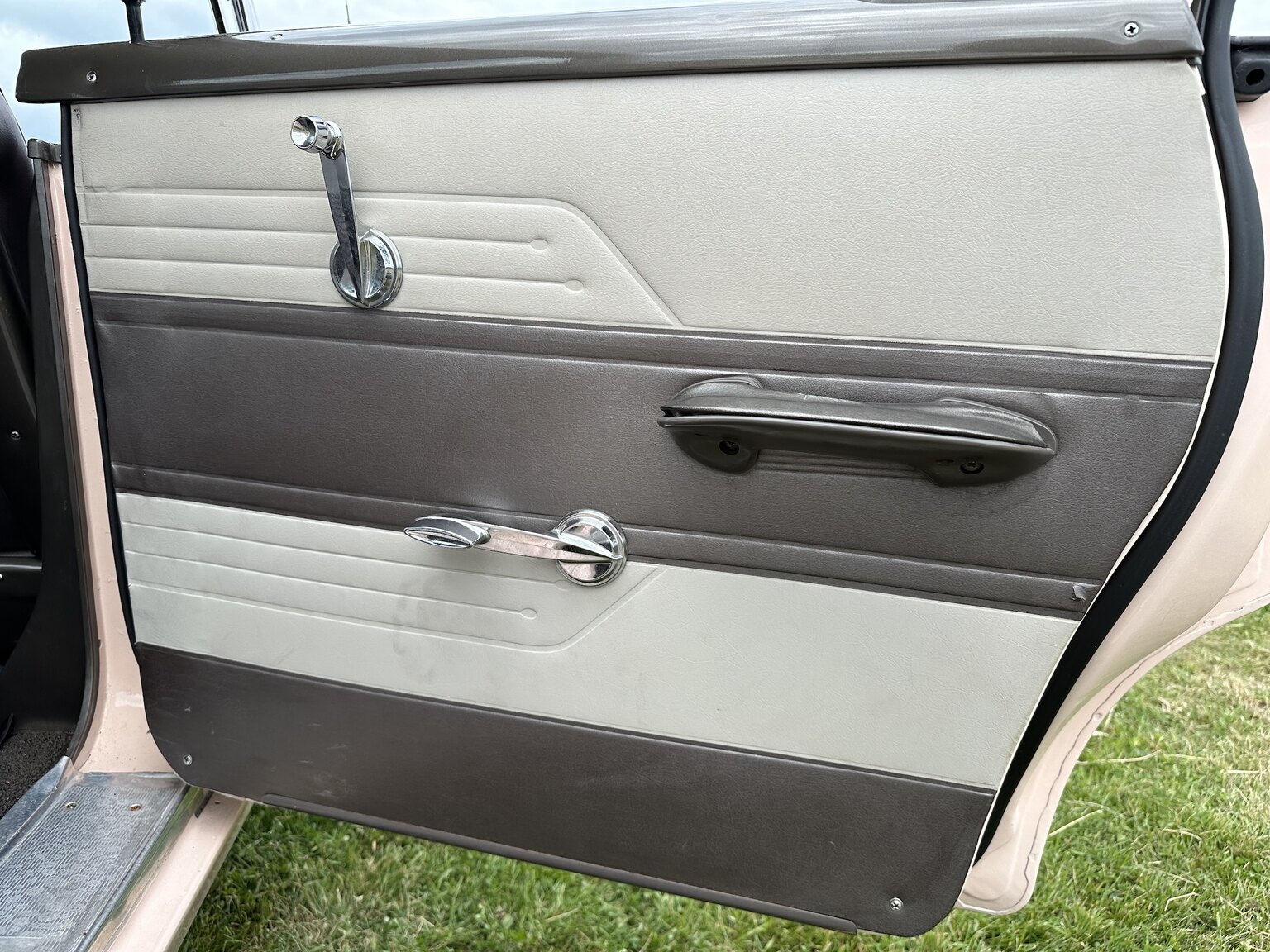 Interior image of 1959 Mercury Monterey 4-door Hardtop Cruiser