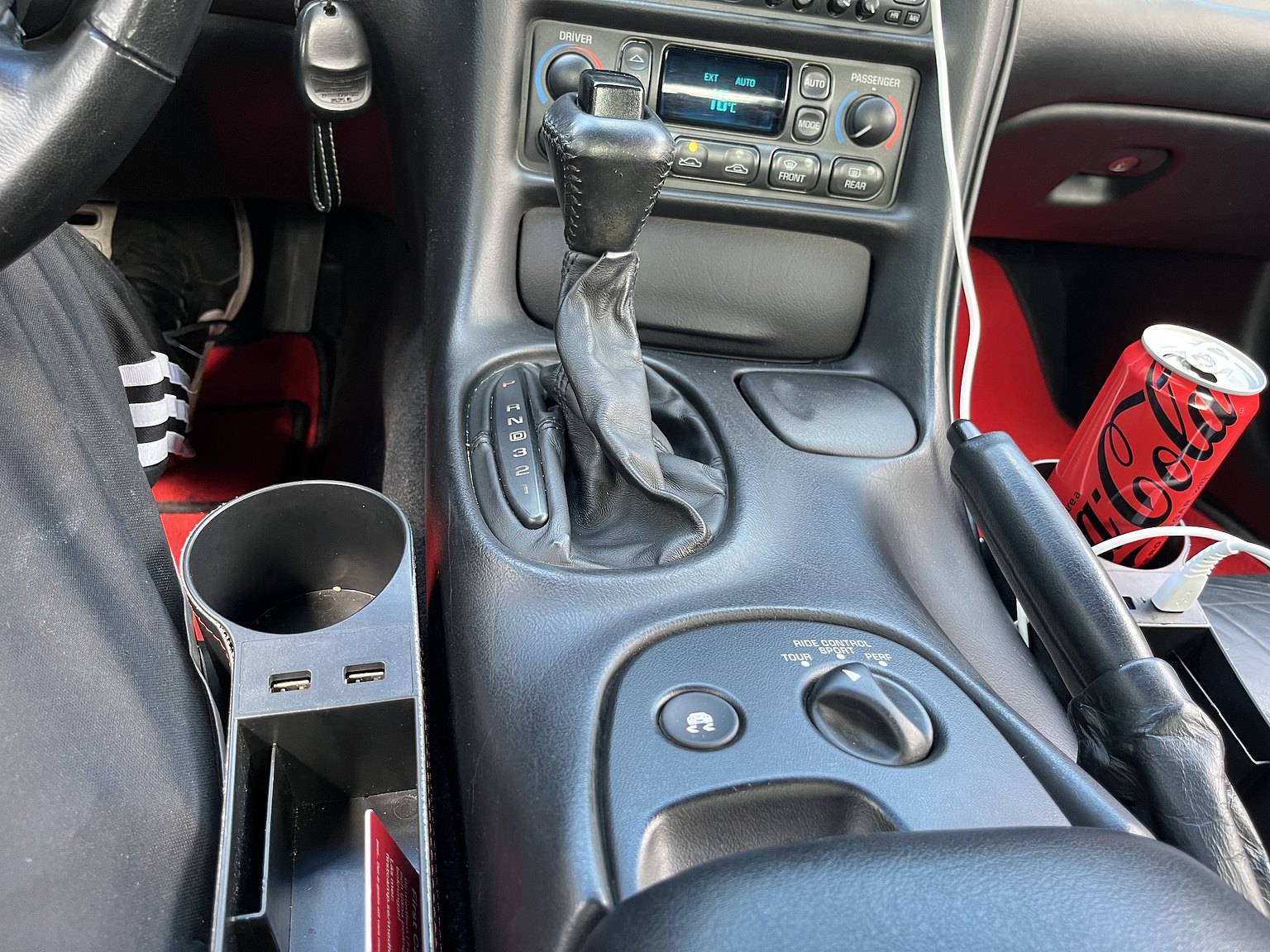 Interior image of 2000 Chevrolet Corvette Cabriolet