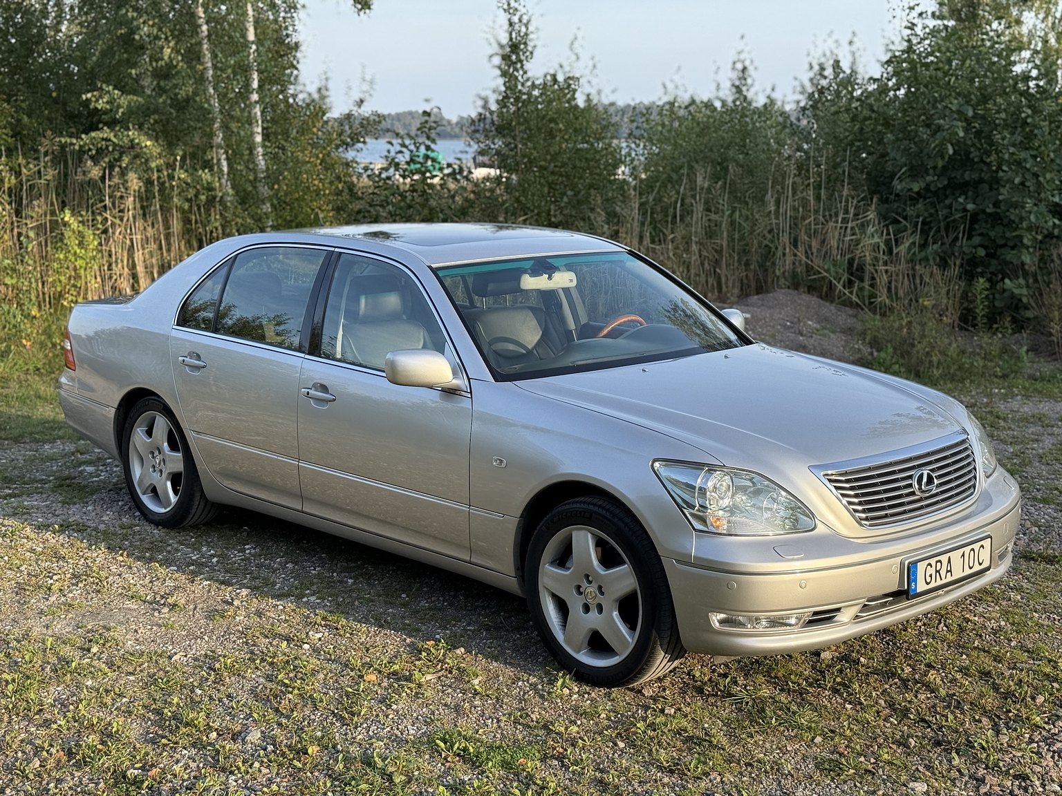 Exterior image of 2005 Lexus LS 430 4.3 V8