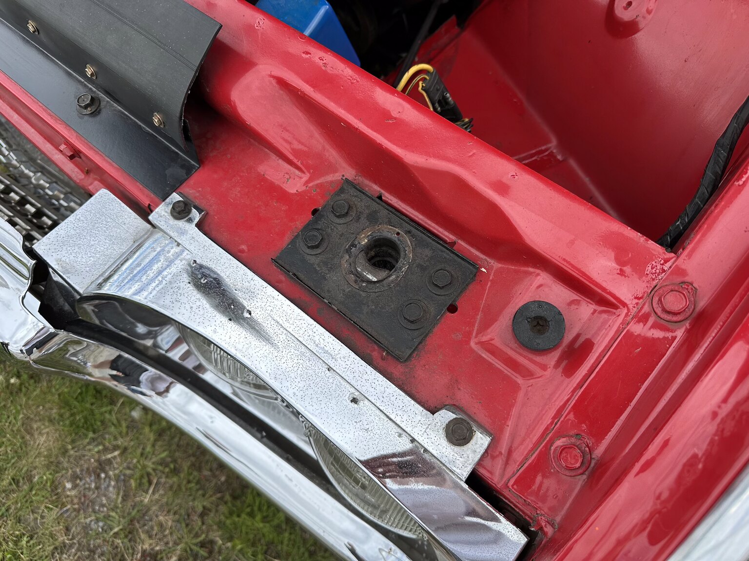 Image of 1962 Ford Thunderbird Convertible mechanics