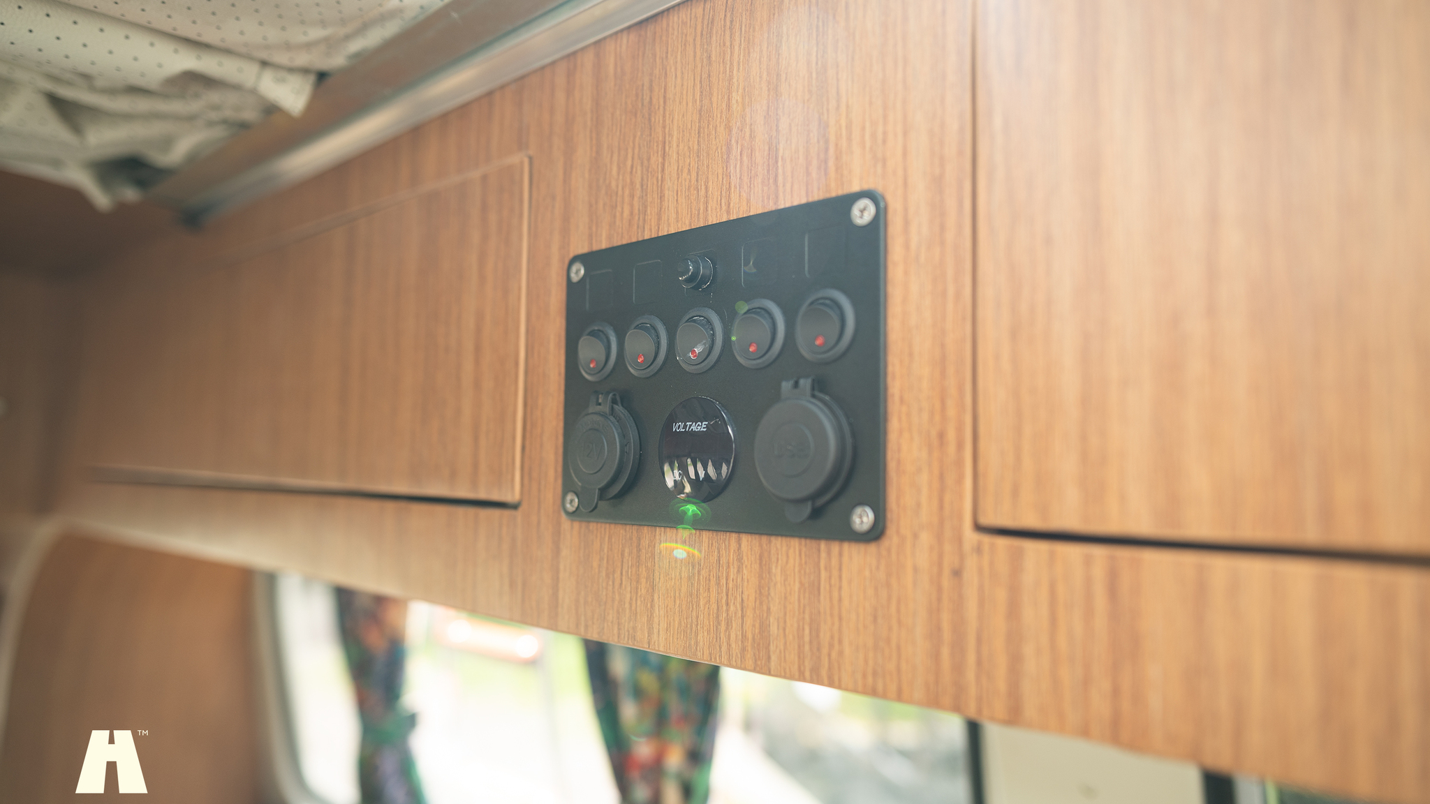 Interior image of 1998 Volkswagen T2 Camper