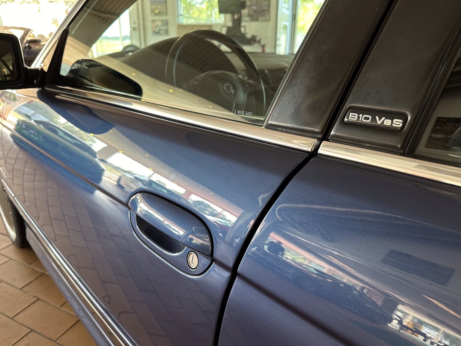 Exteriörbild på 2002 ALPINA B10 V8S