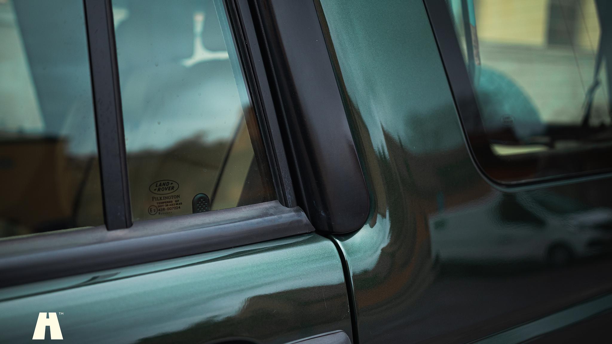 Exterior image of 2003 Land Rover Discovery II, 2003