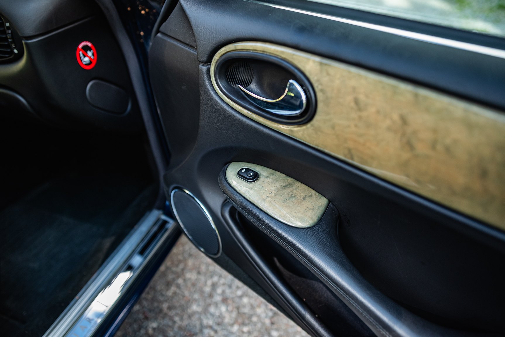 Interior image of 2001 Jaguar XJR