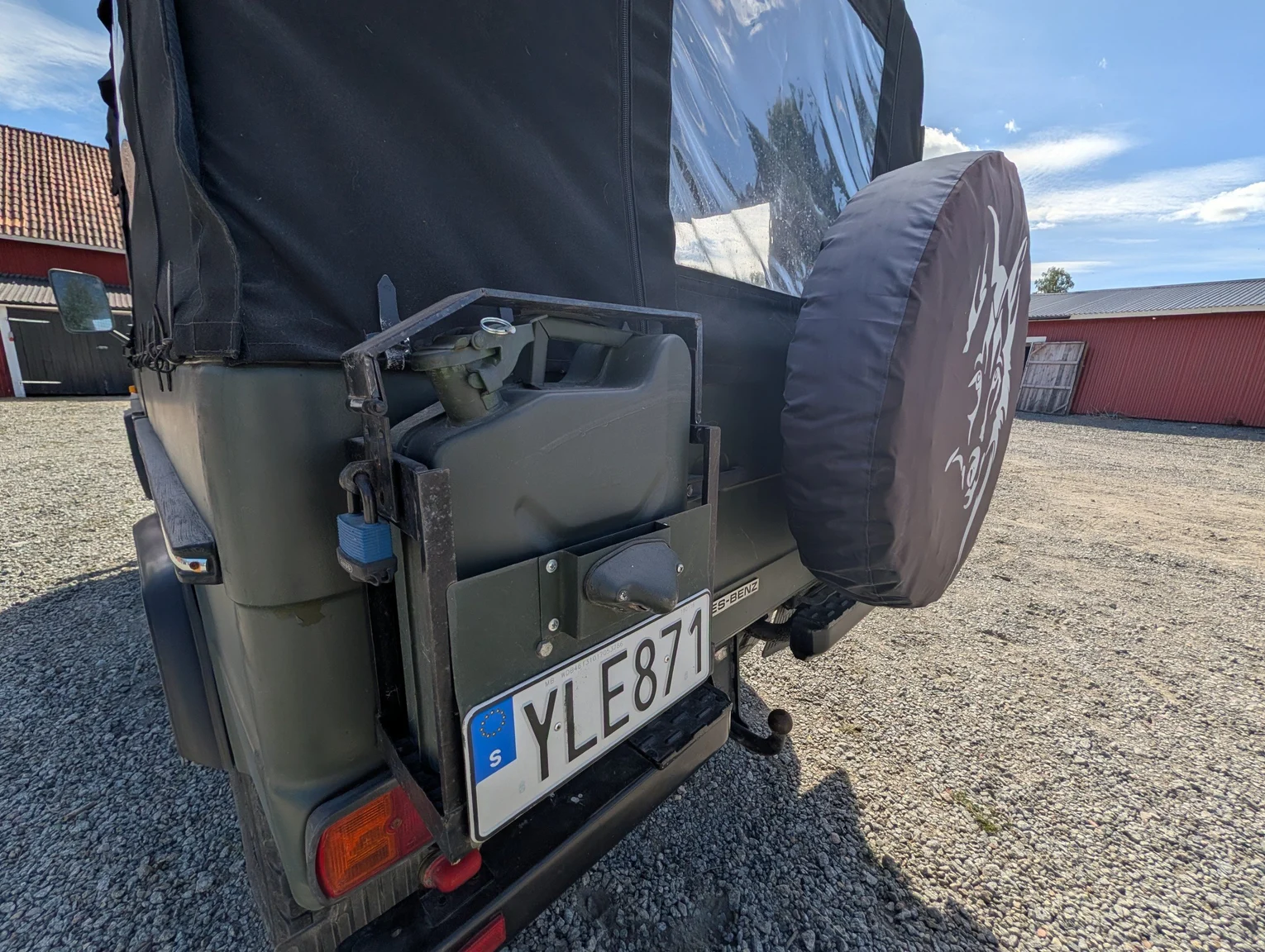 Exterior image of 1987 Mercedes-Benz 240 GD 461 (23)