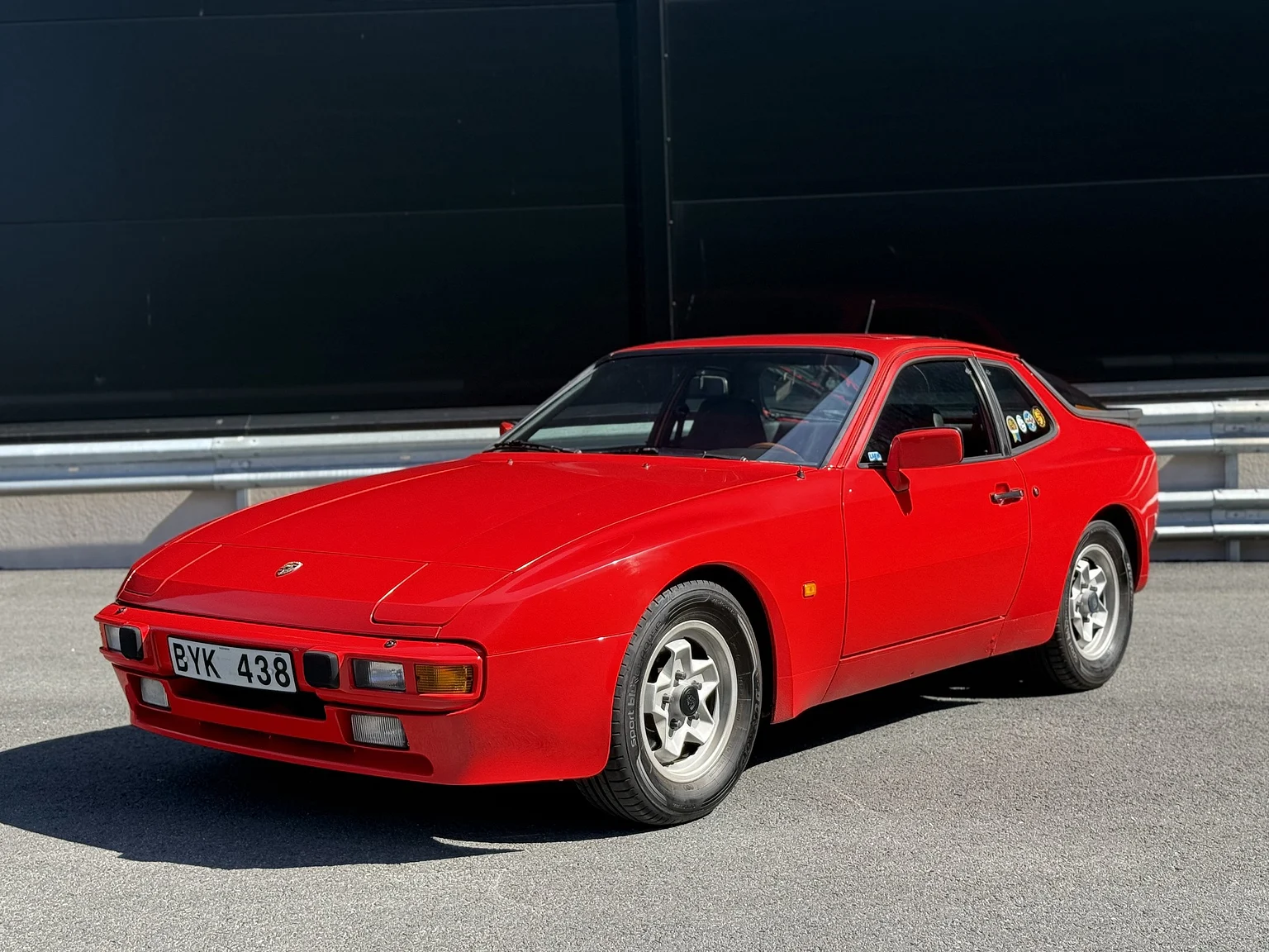 Exteriörbild på 1984 Porsche 944 Targa (2)