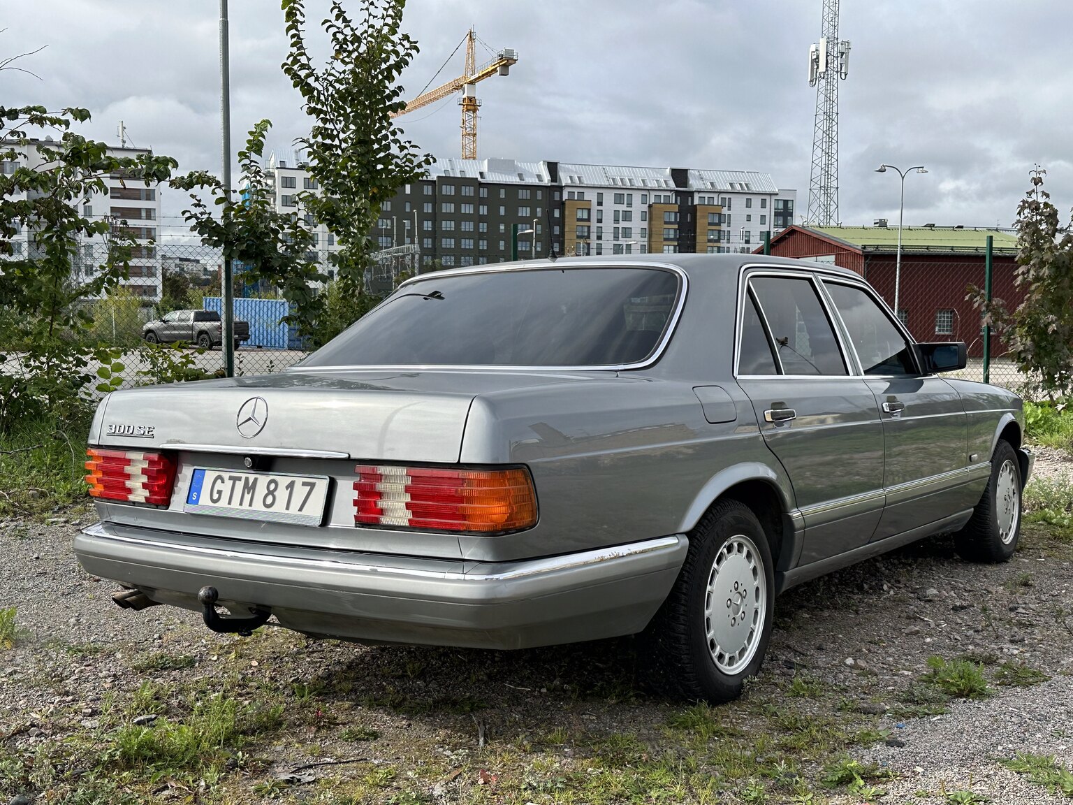 Exterior image of 1987 Mercedes 300 SE