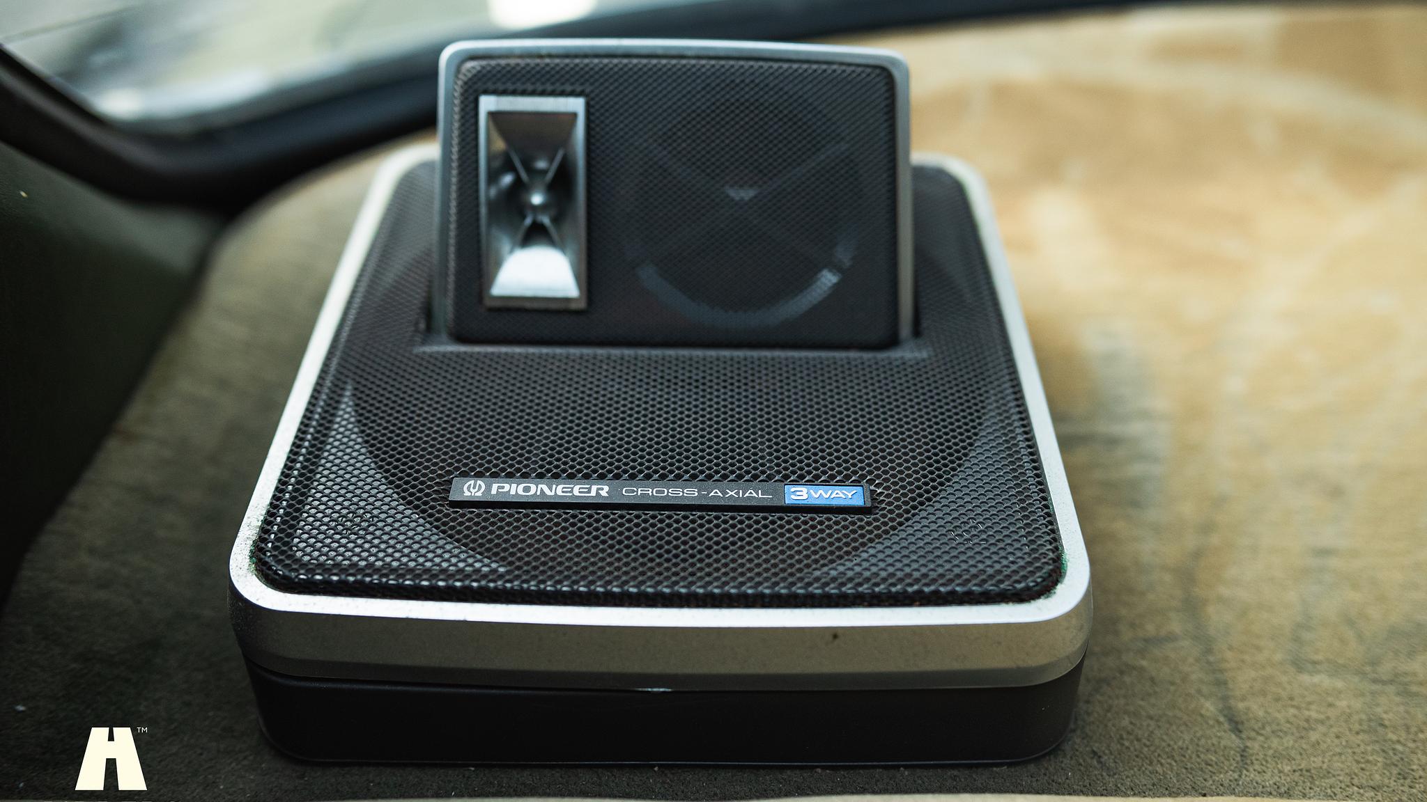 Innenraumfoto von 1985 Mercedes-Benz 200 Series 3  (56)