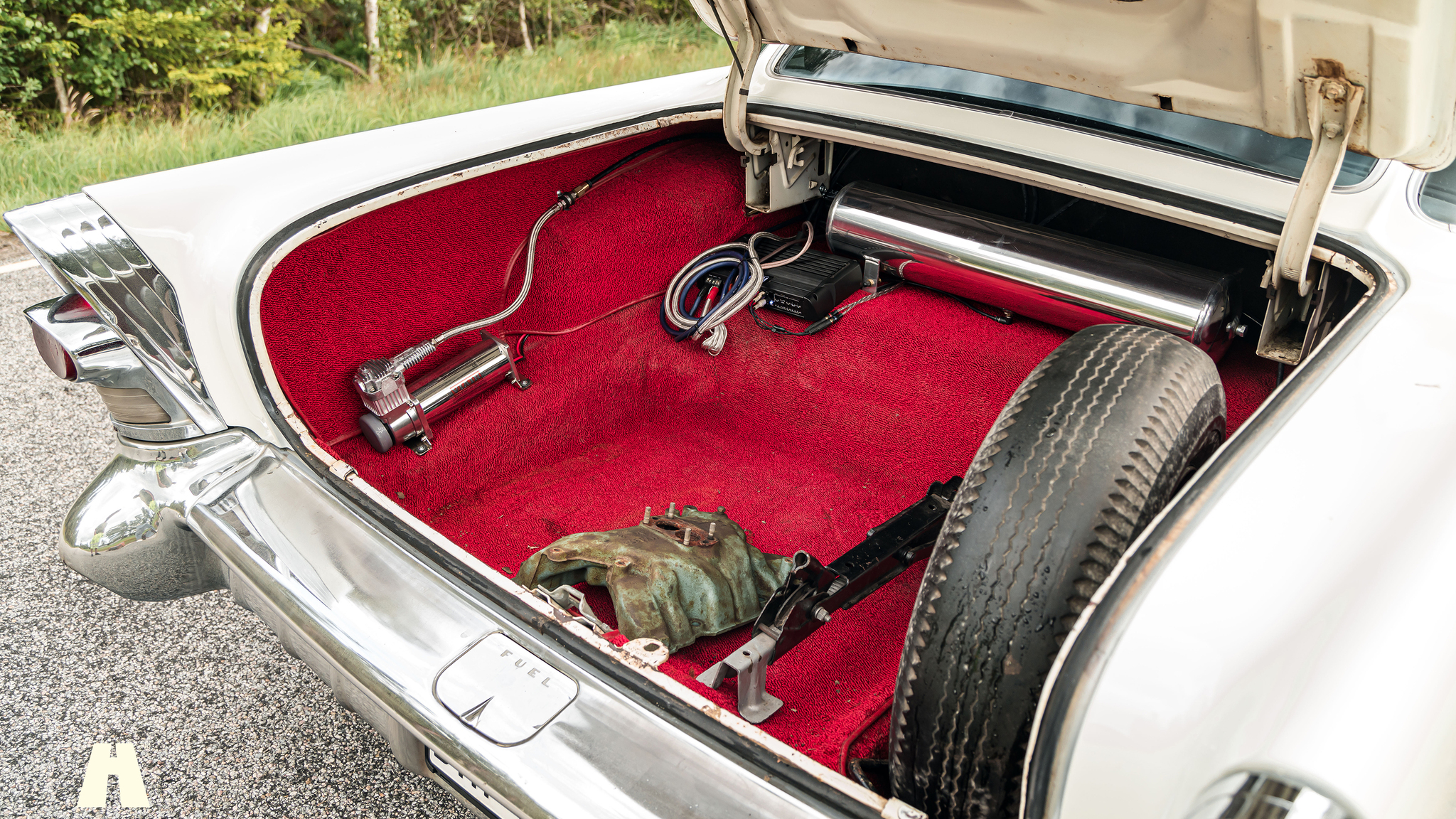 Interior image of 1957 Buick Special Riviera (Model 46R) V8 (25)