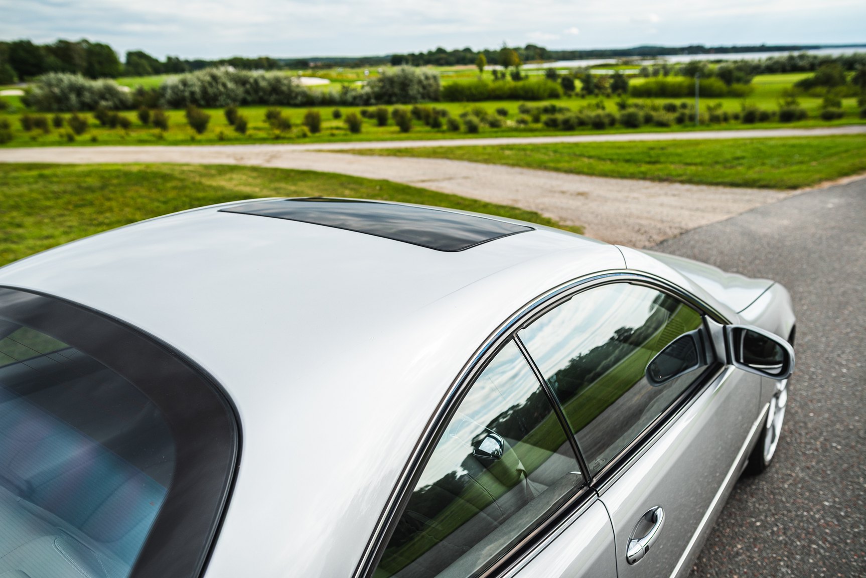 Exterior image of 2000 Mercedes-Benz CL 500