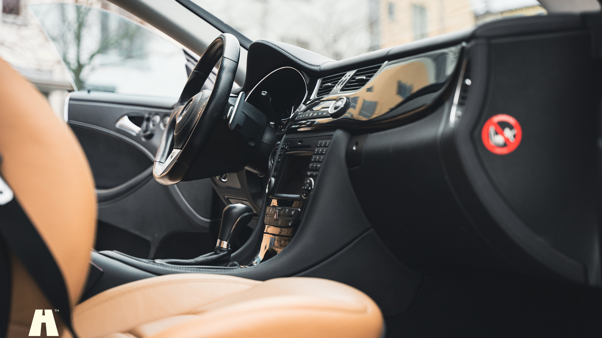 Interiörbild 2008 Mercedes-Benz CLS 63 AMG (4)