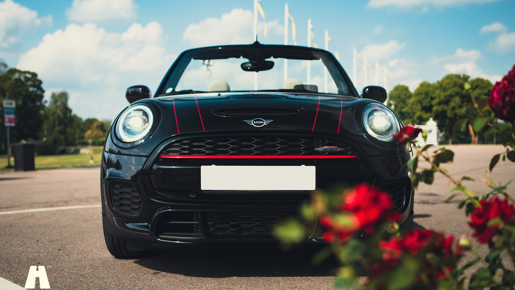 Exteriörbild på 2021 Mini John Cooper Works Cabriolet  (2)