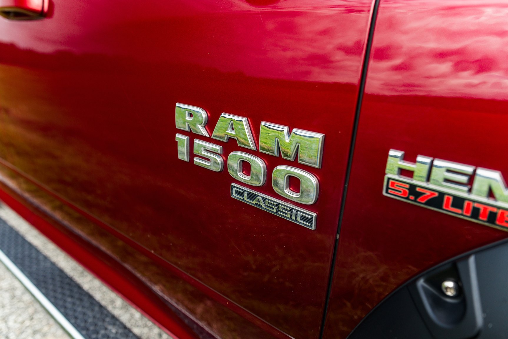Exterior image of 2019 Dodge Ram 1500 Classic Crew Cab 5.7 V8 HEMI 