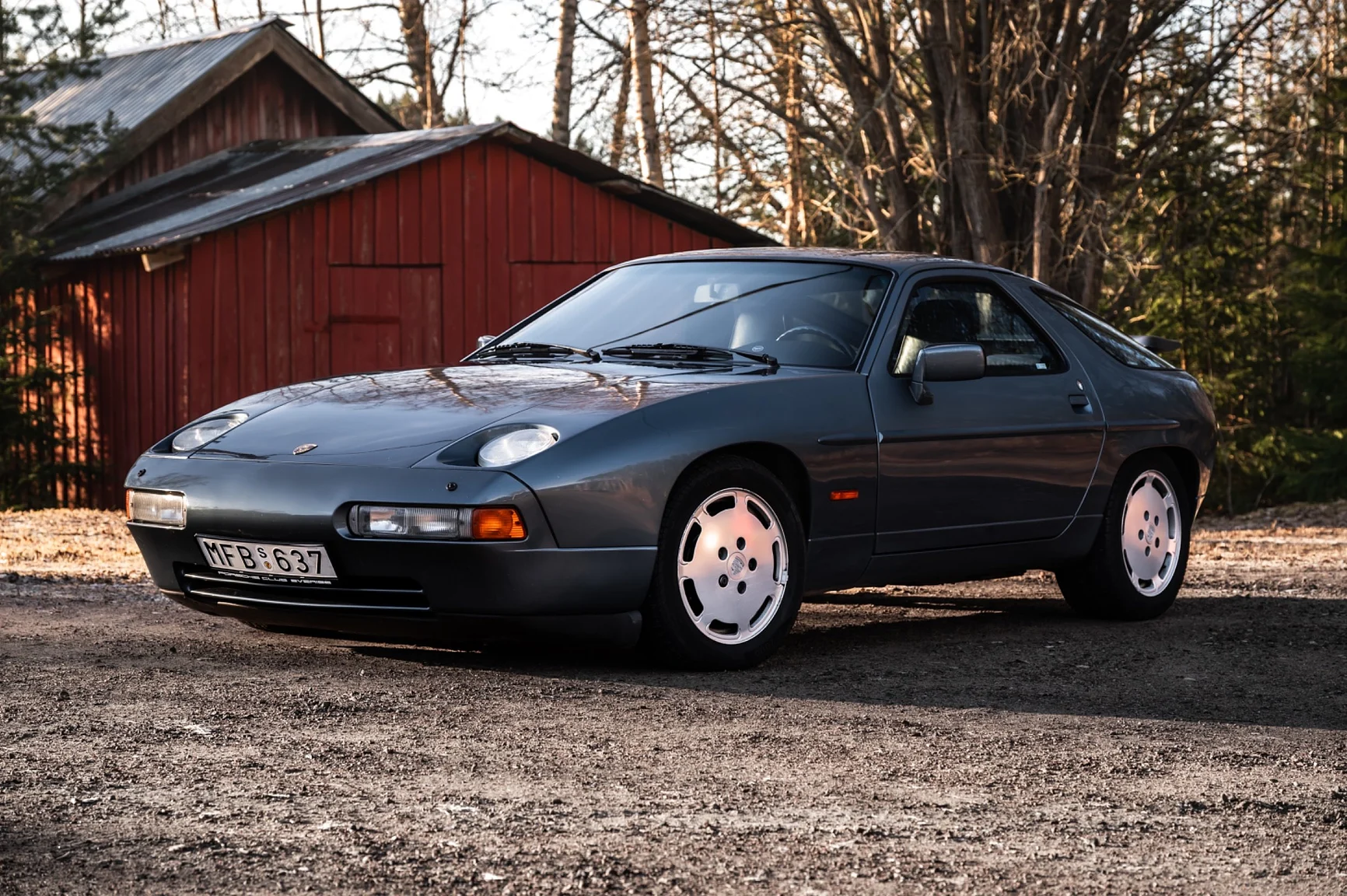 Aussenfoto 1988 Porsche 928 S4 (2)