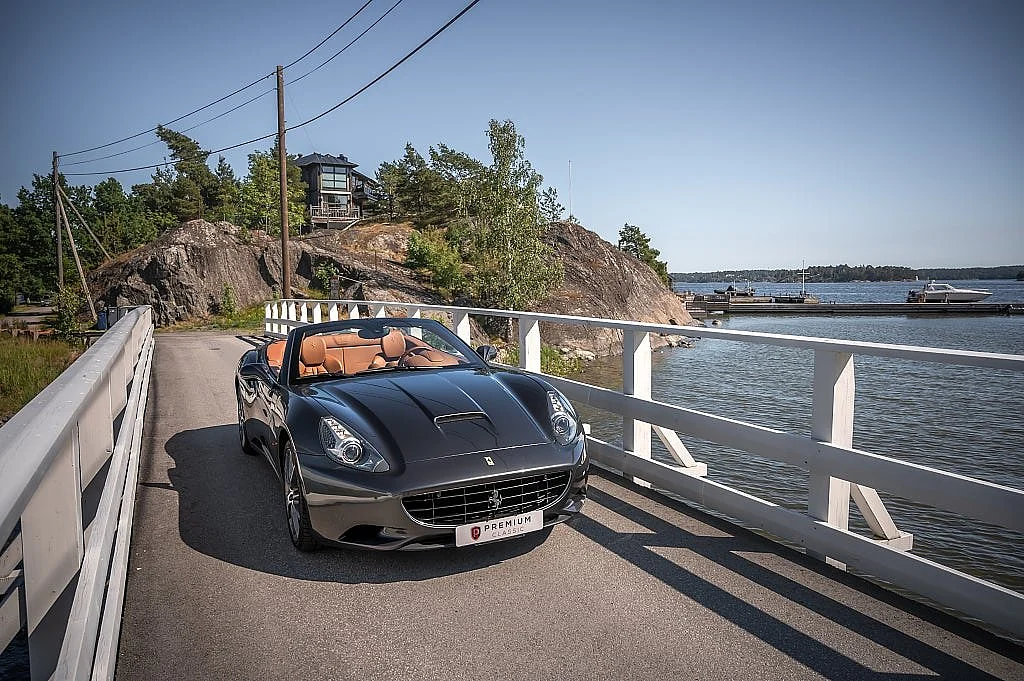 Bild von 2010 Ferrari California (15)