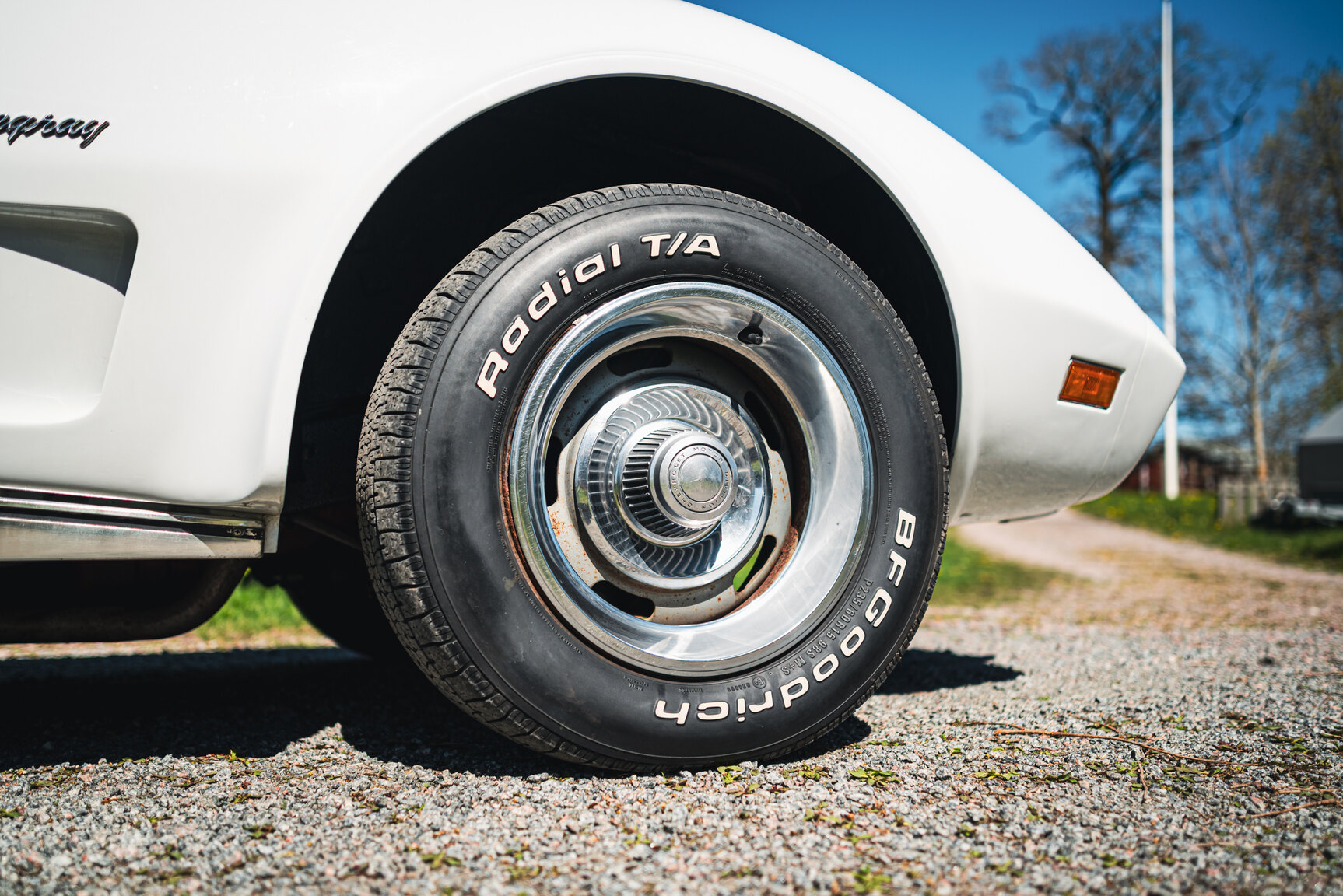Exterior image of 1975 Chevrolet Corvette Stingray (33)