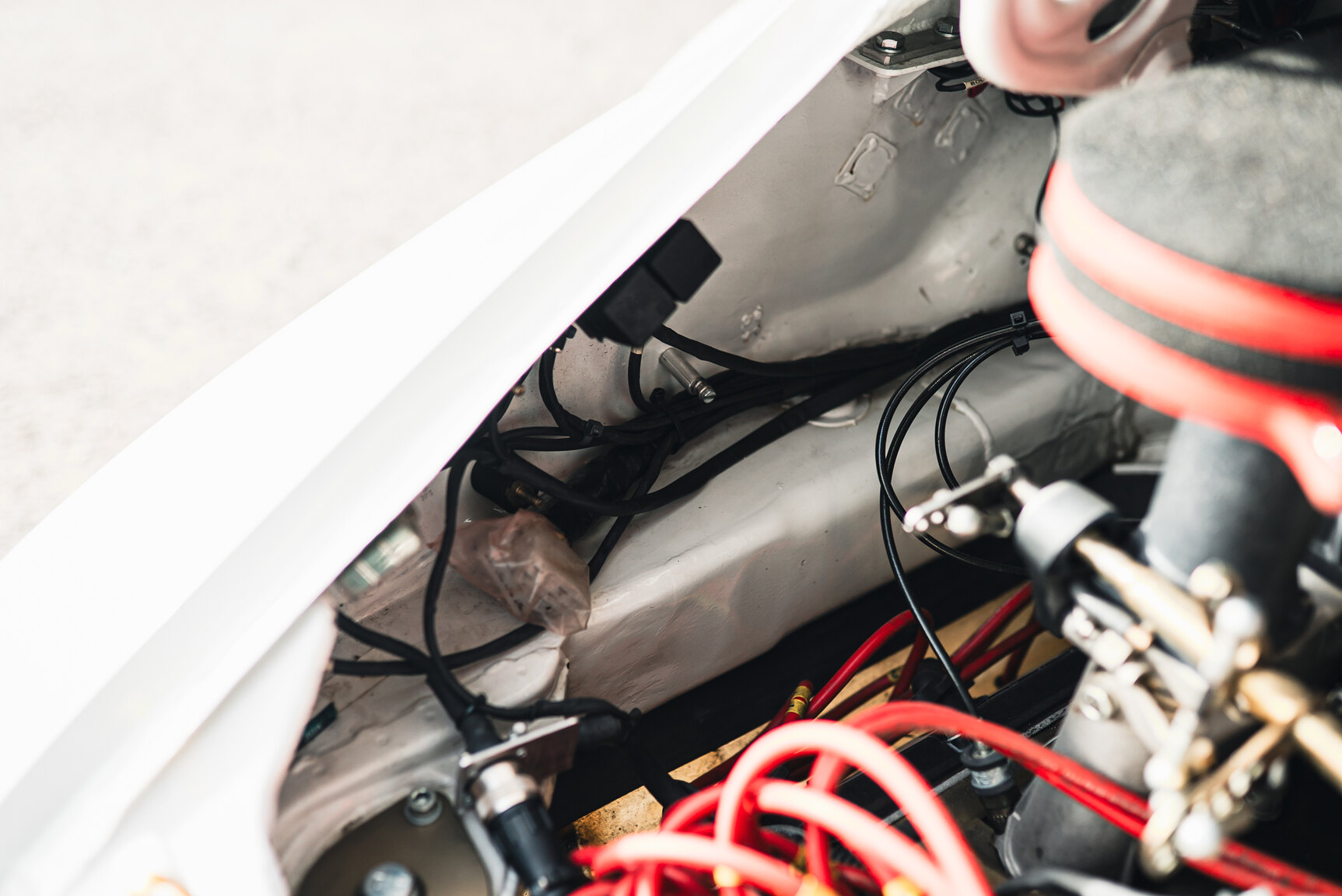 Image of 1977 Porsche 911 RSR Rallycar mechanics