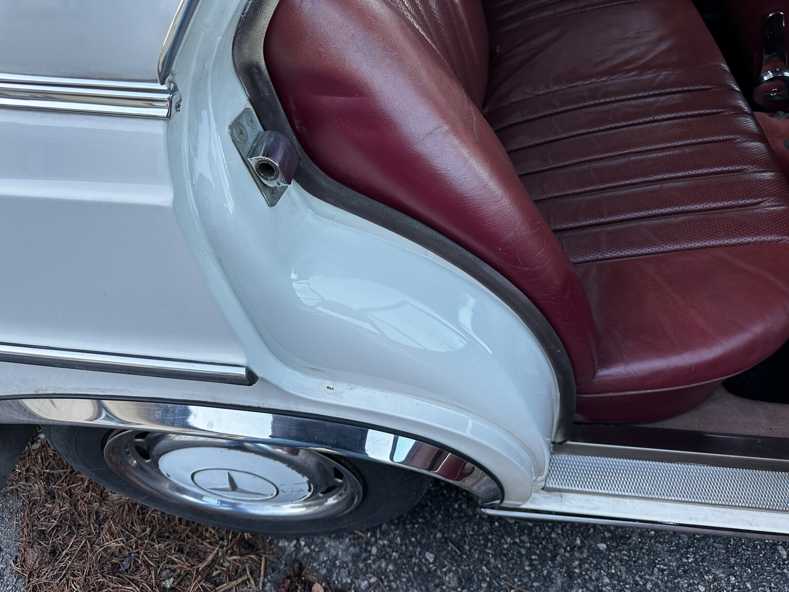 Interior image of 1967 Mercedes-Benz 250 S