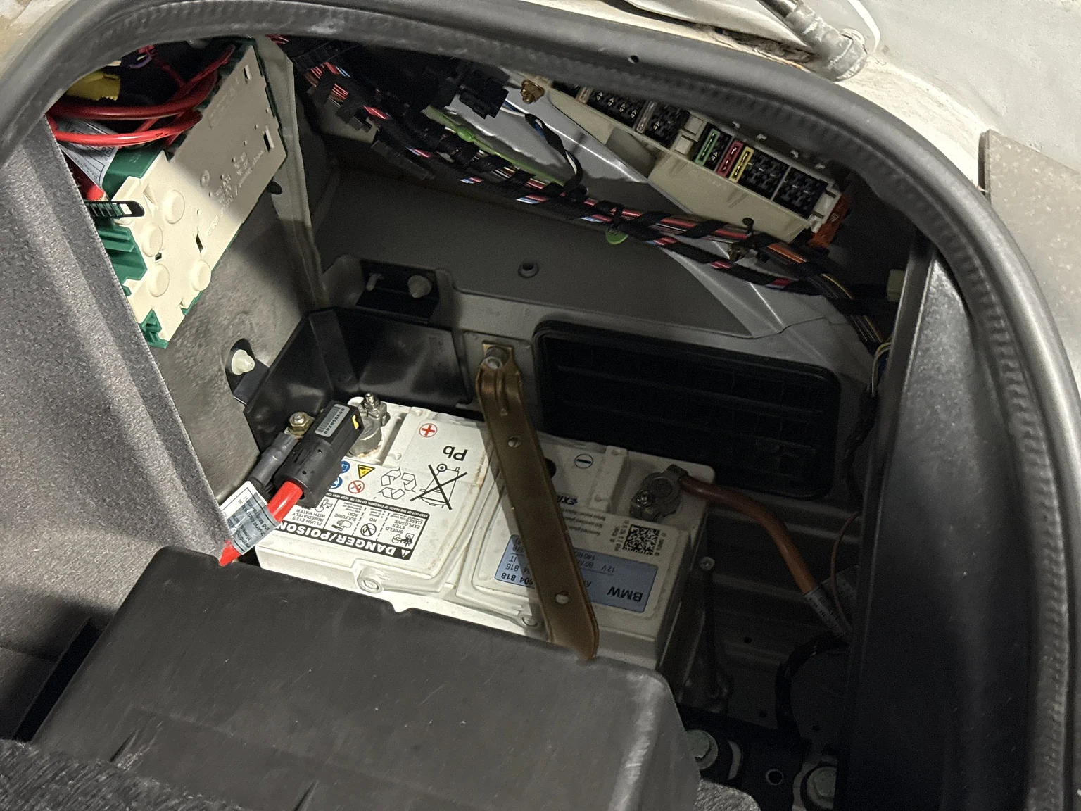 Interior image of 2002 BMW 520i (60)