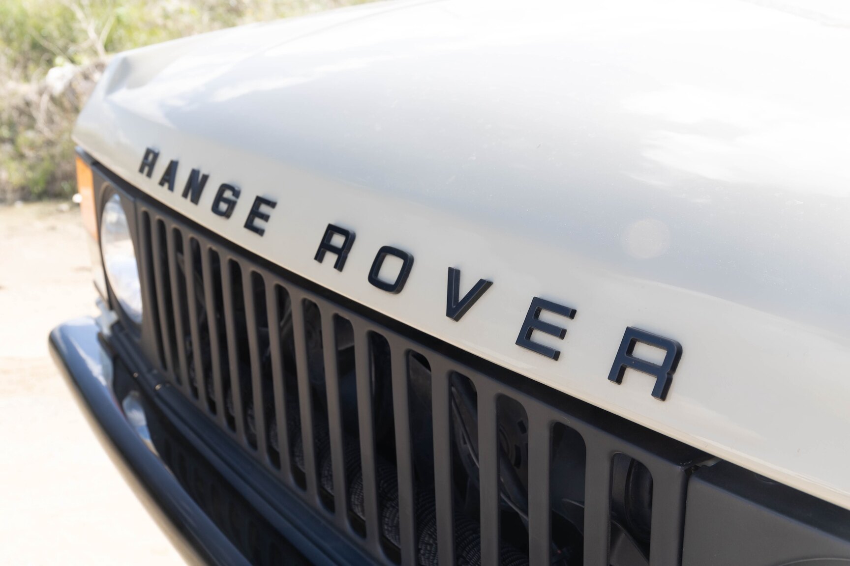 Exteriörbild på 1991 Range Rover Restomod
