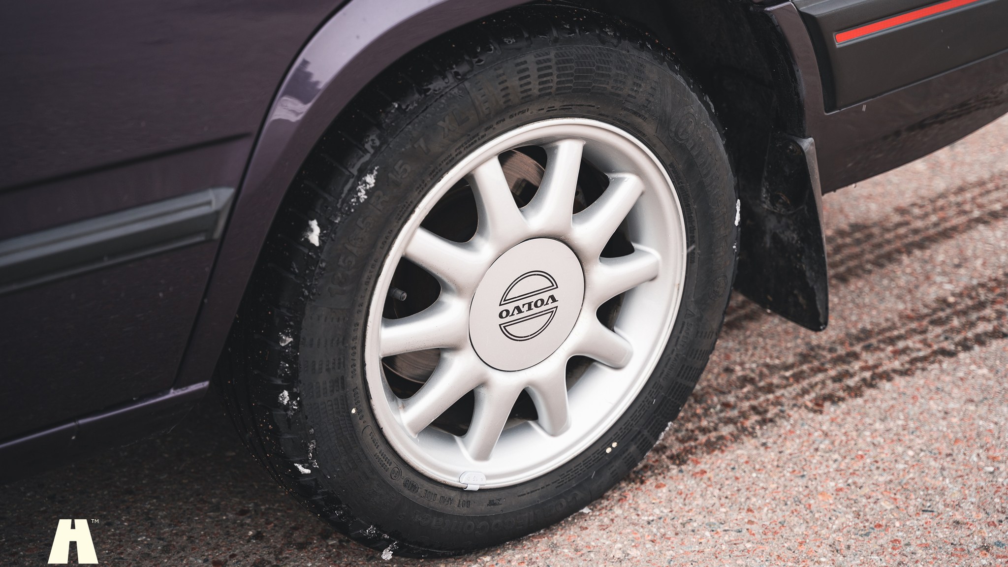 Exterior image of 1995 Volvo 940 SE