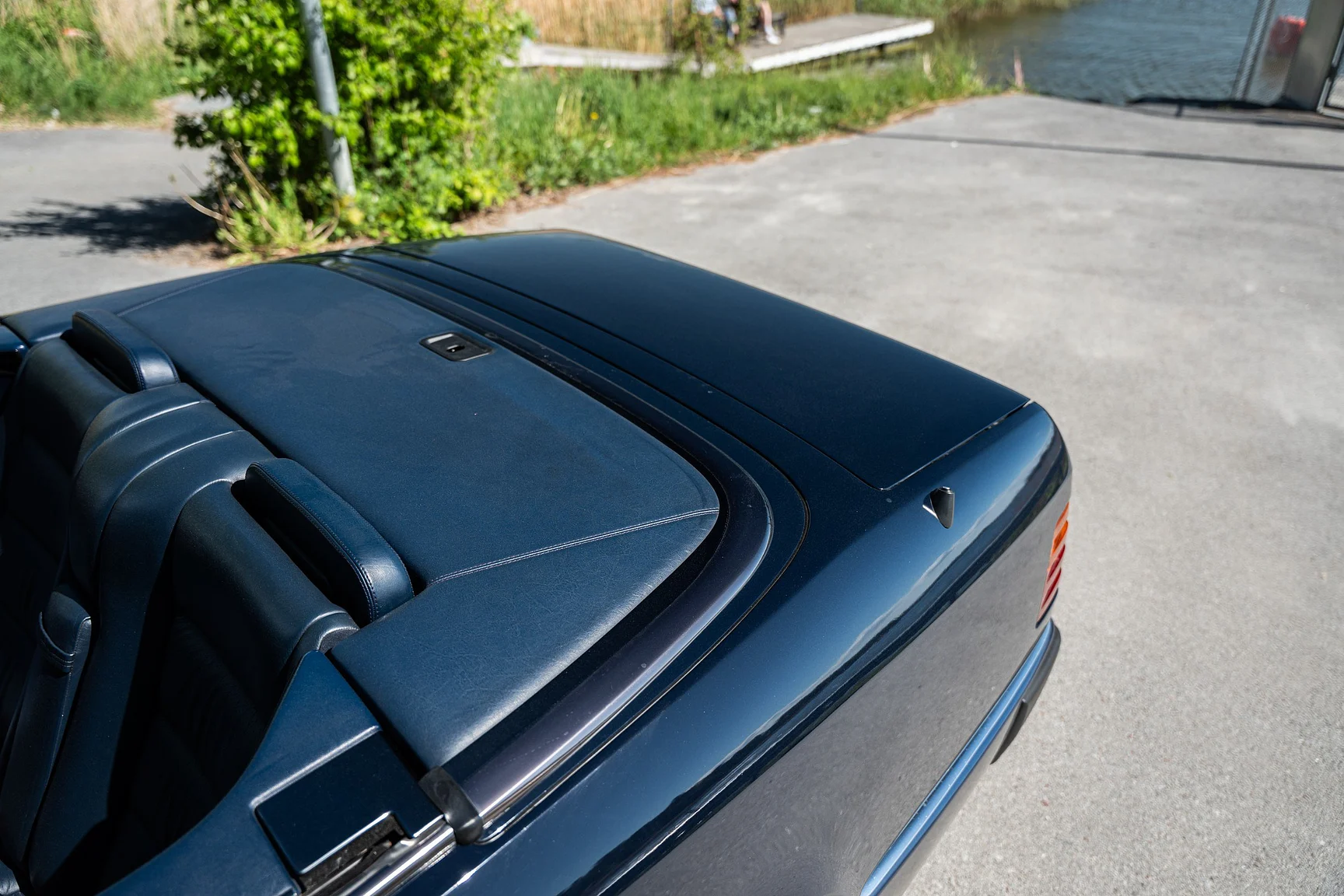 Exteriörbild på 1993 Mercedes-Benz 300 CE-24 Cabriolet (22)