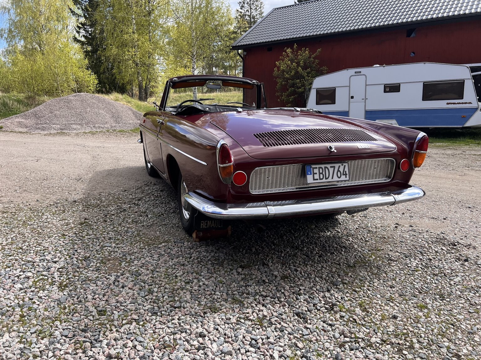 Exterior image of 1967 Renault Caravelle Coupé