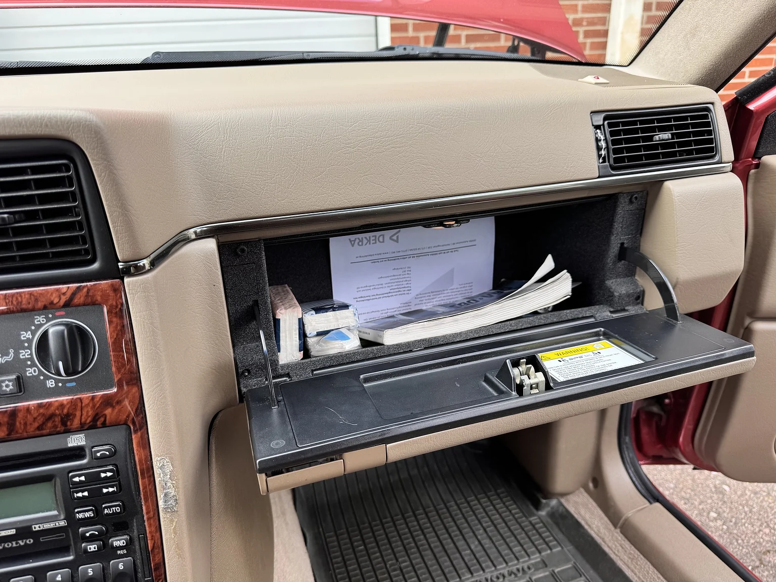 Interior image of 1998 Volvo S90 3.0 (38)